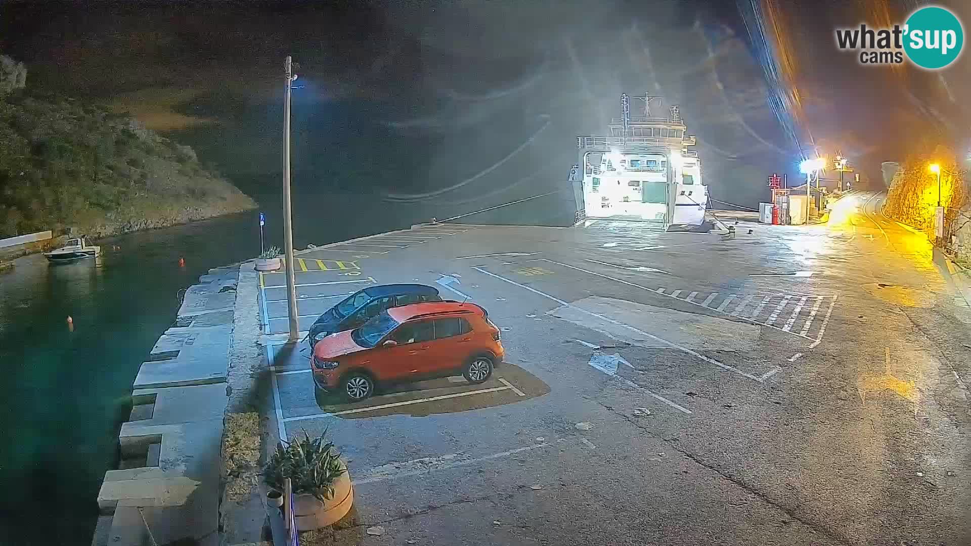 Webcam del puerto de ferris de Prizna – hacia la isla de Pag