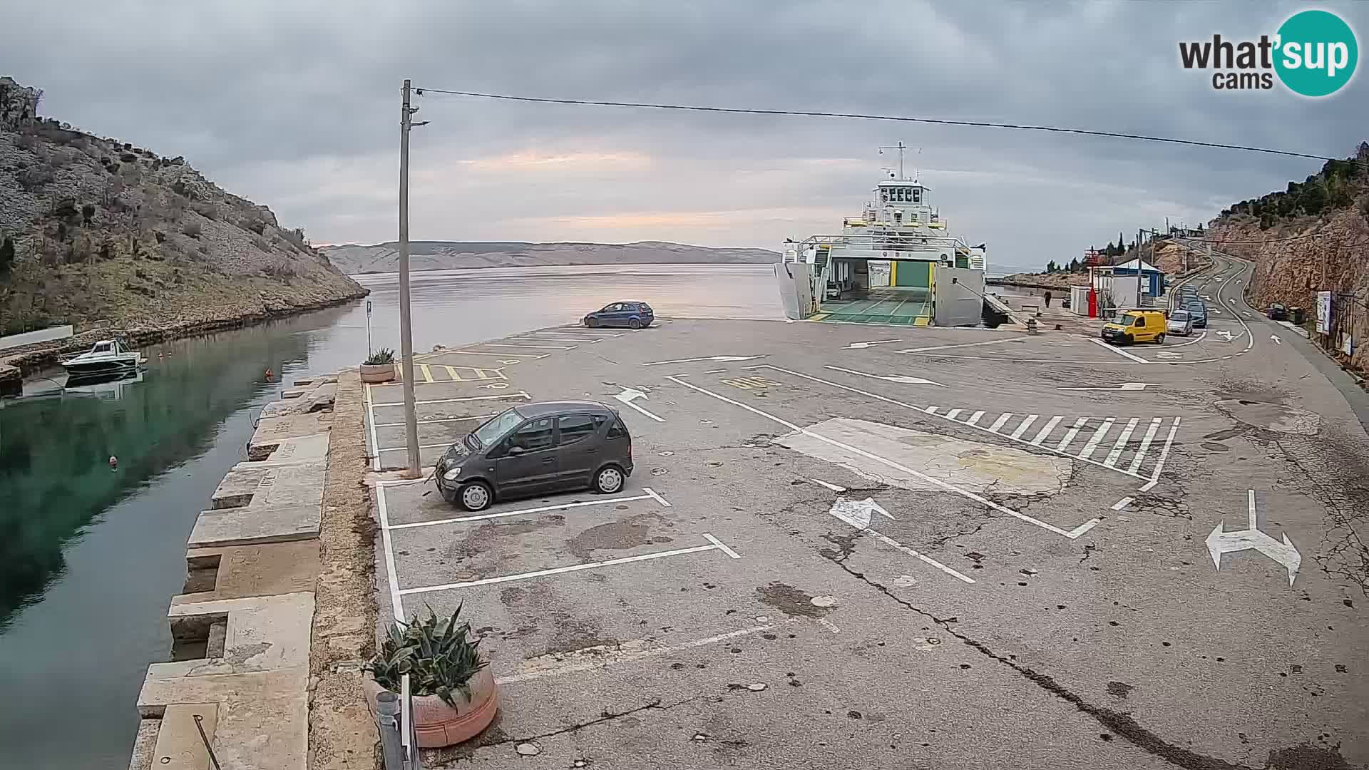Webcam port de ferry de Prizna – vers l’île de Pag