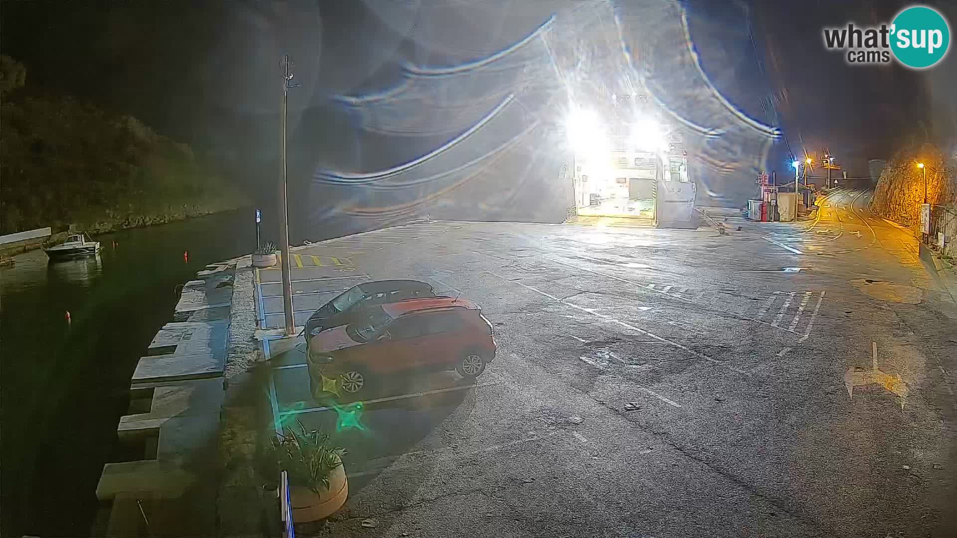 Web kamera trajektna luka Prizna – prema otoku Pag