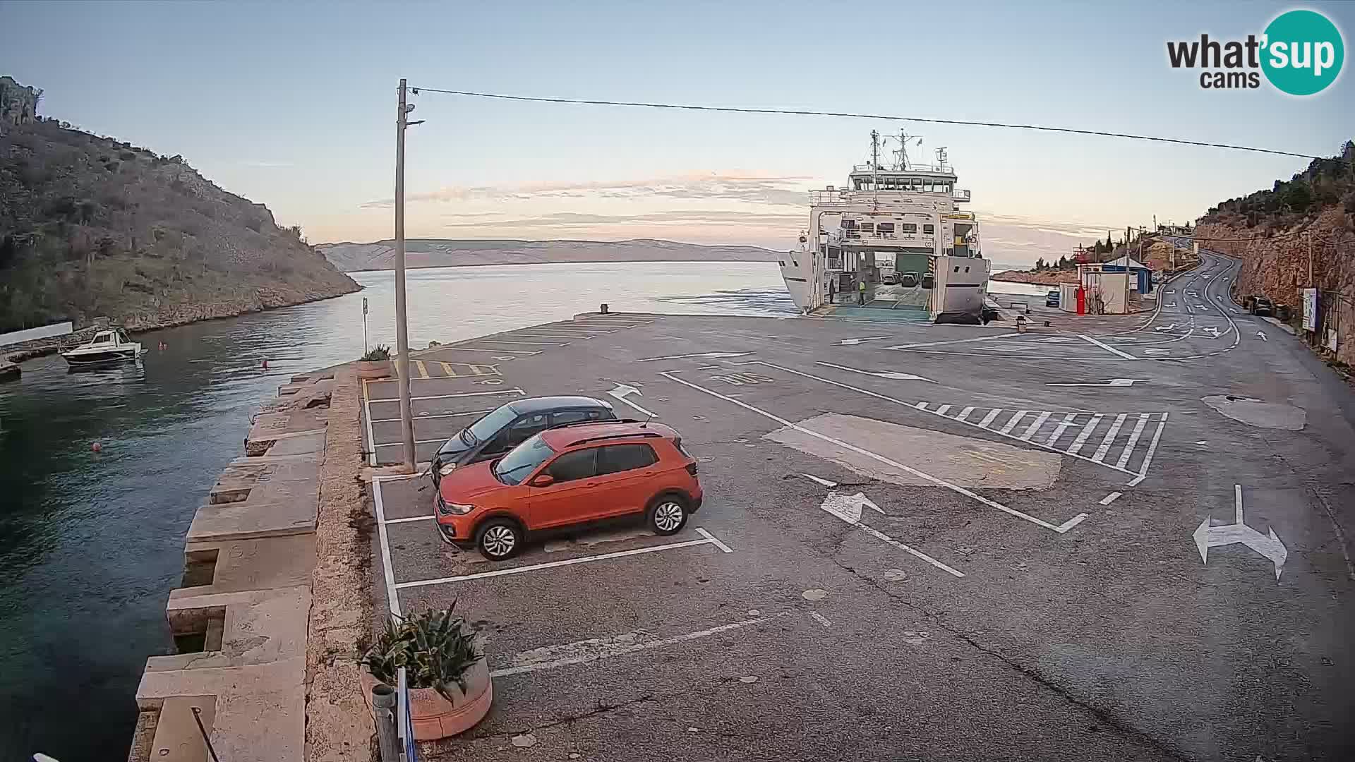 Webcam port de ferry de Prizna – vers l’île de Pag