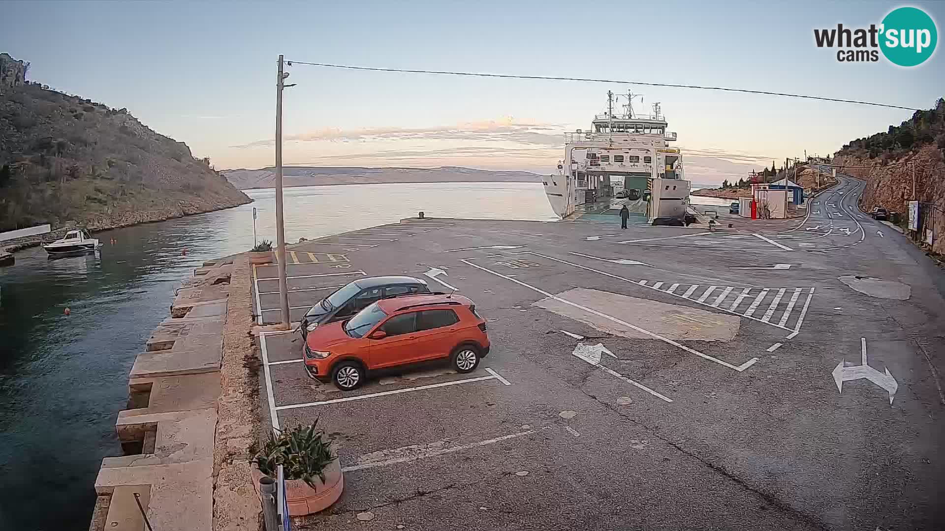 Webcam Prizna ferry port to Pag island