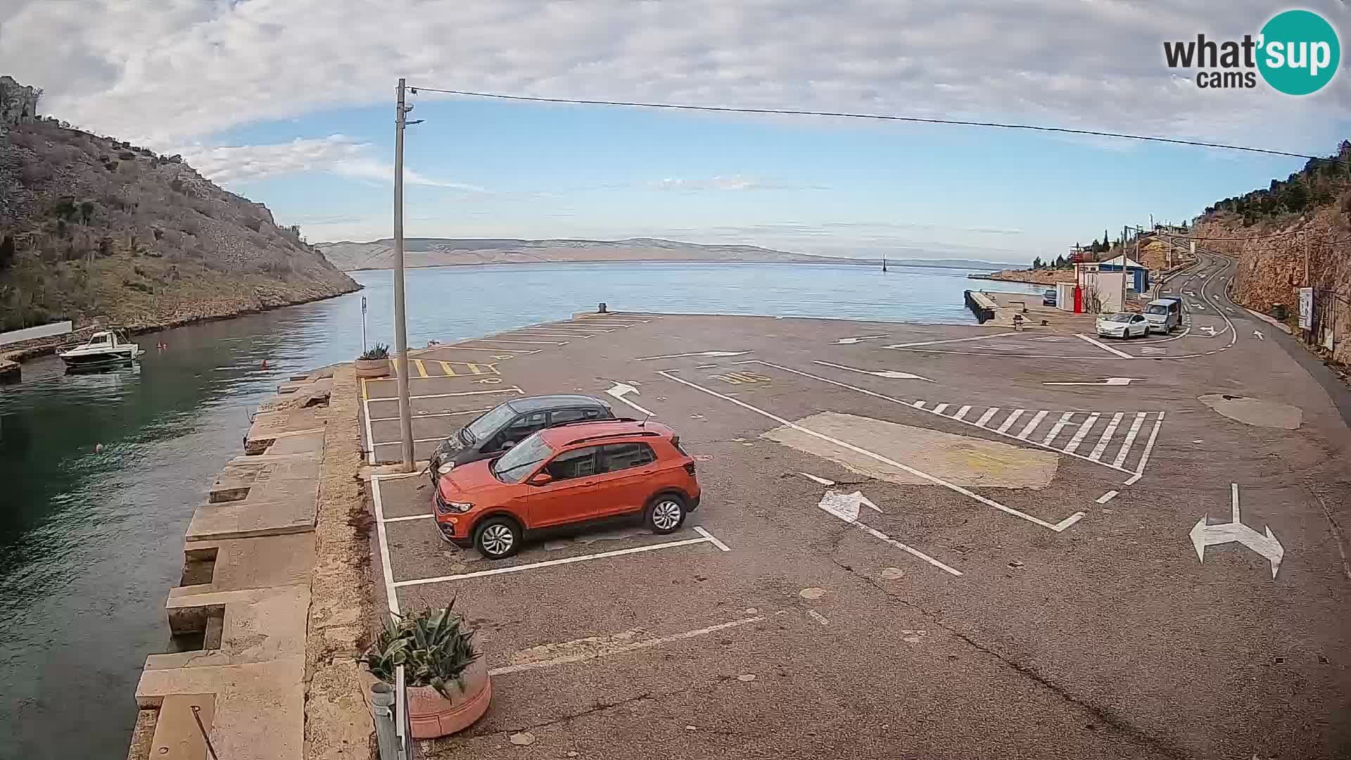 Web kamera trajektna luka Prizna – prema otoku Pag