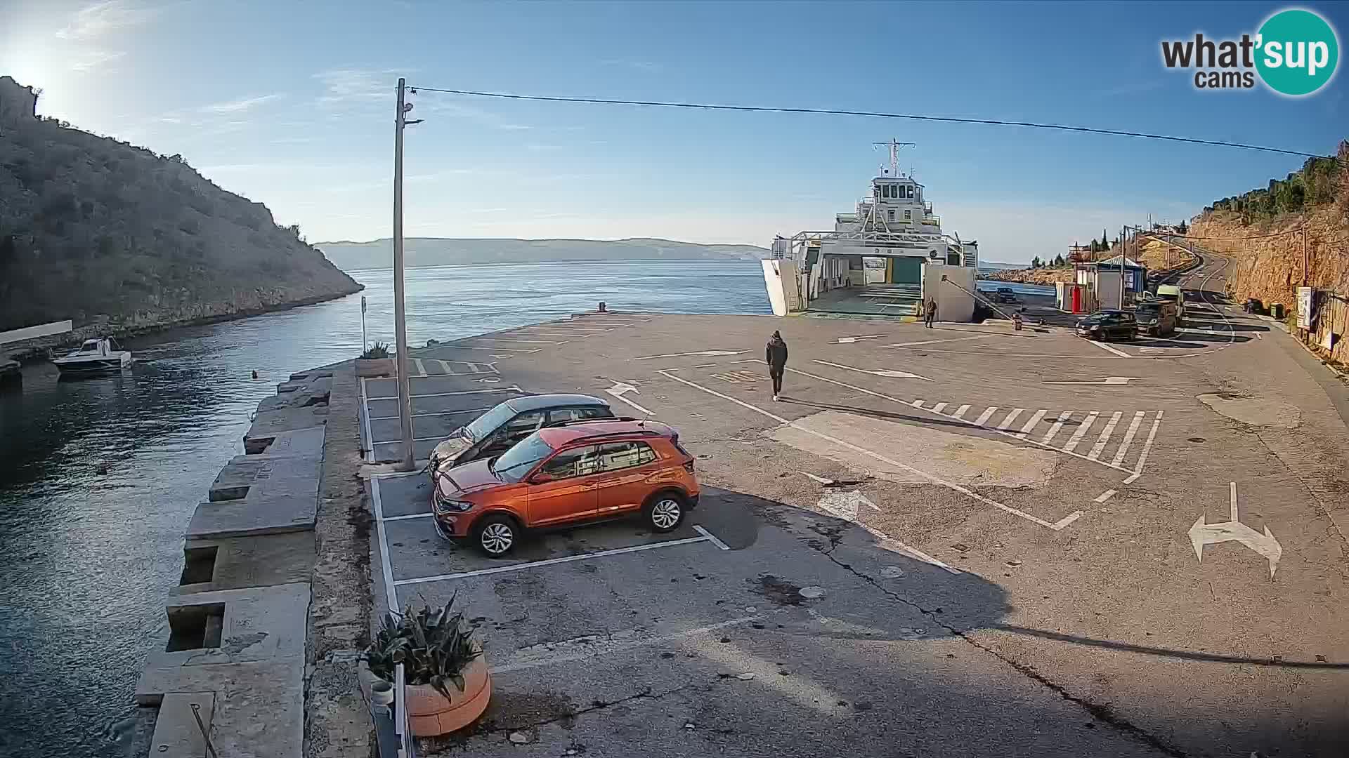 Web kamera trajektna luka Prizna – prema otoku Pag