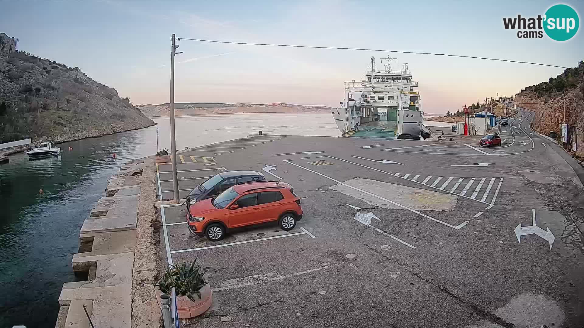 Webcam Prizna ferry port to Pag island