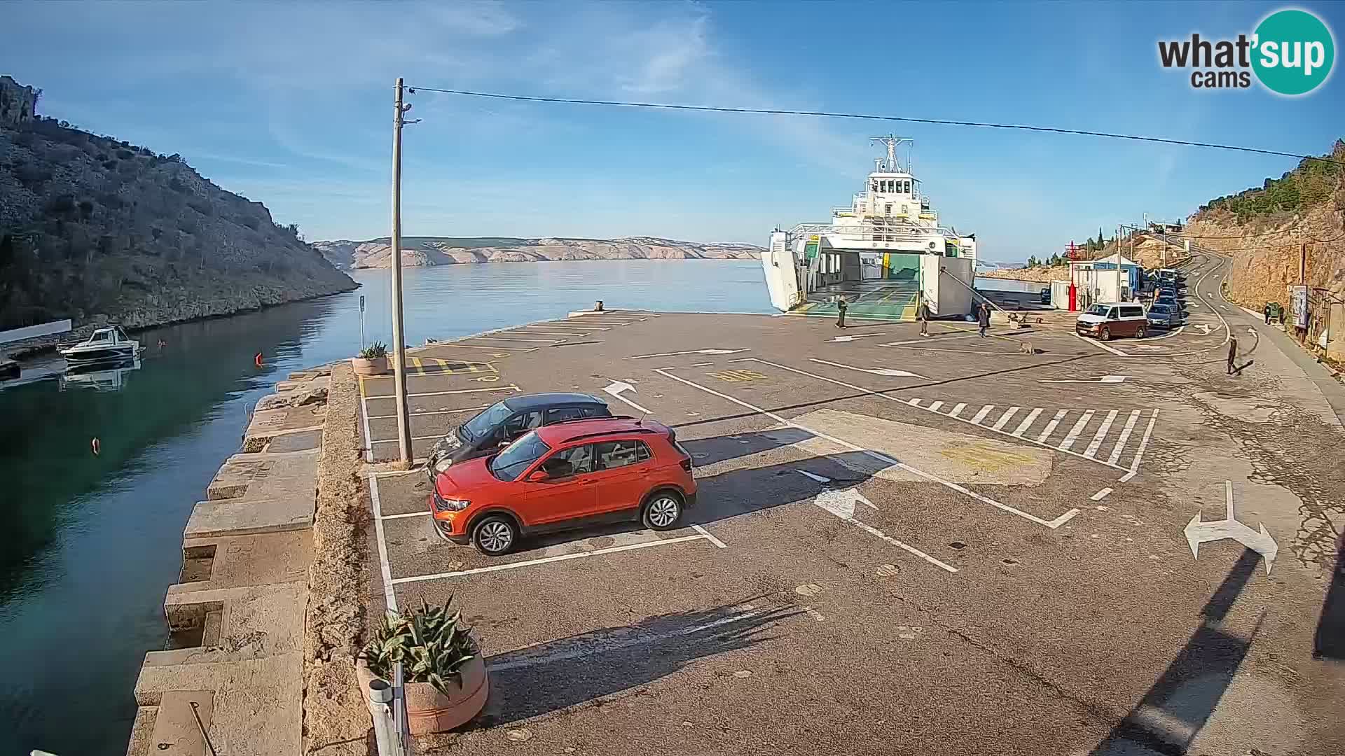Webcam del puerto de ferris de Prizna – hacia la isla de Pag
