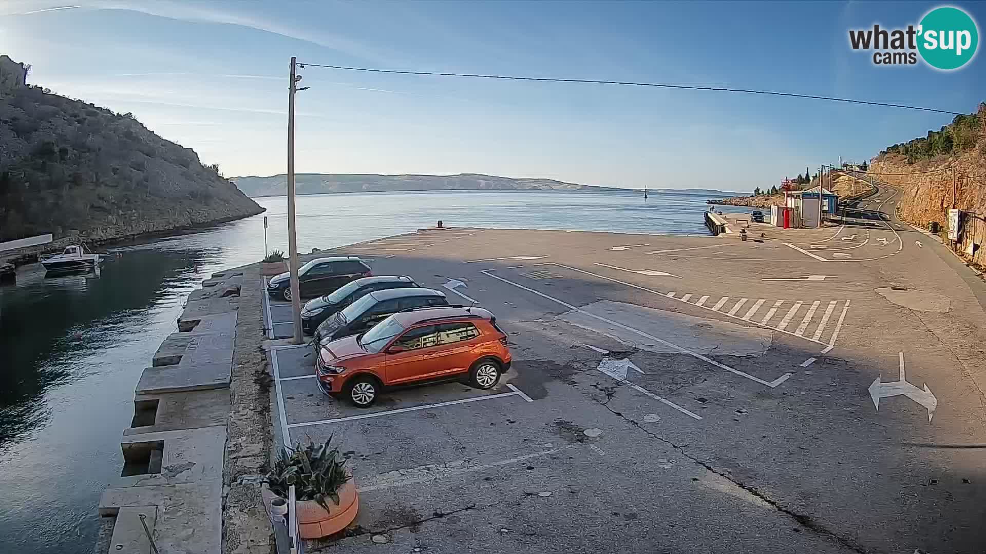 Webcam del puerto de ferris de Prizna – hacia la isla de Pag