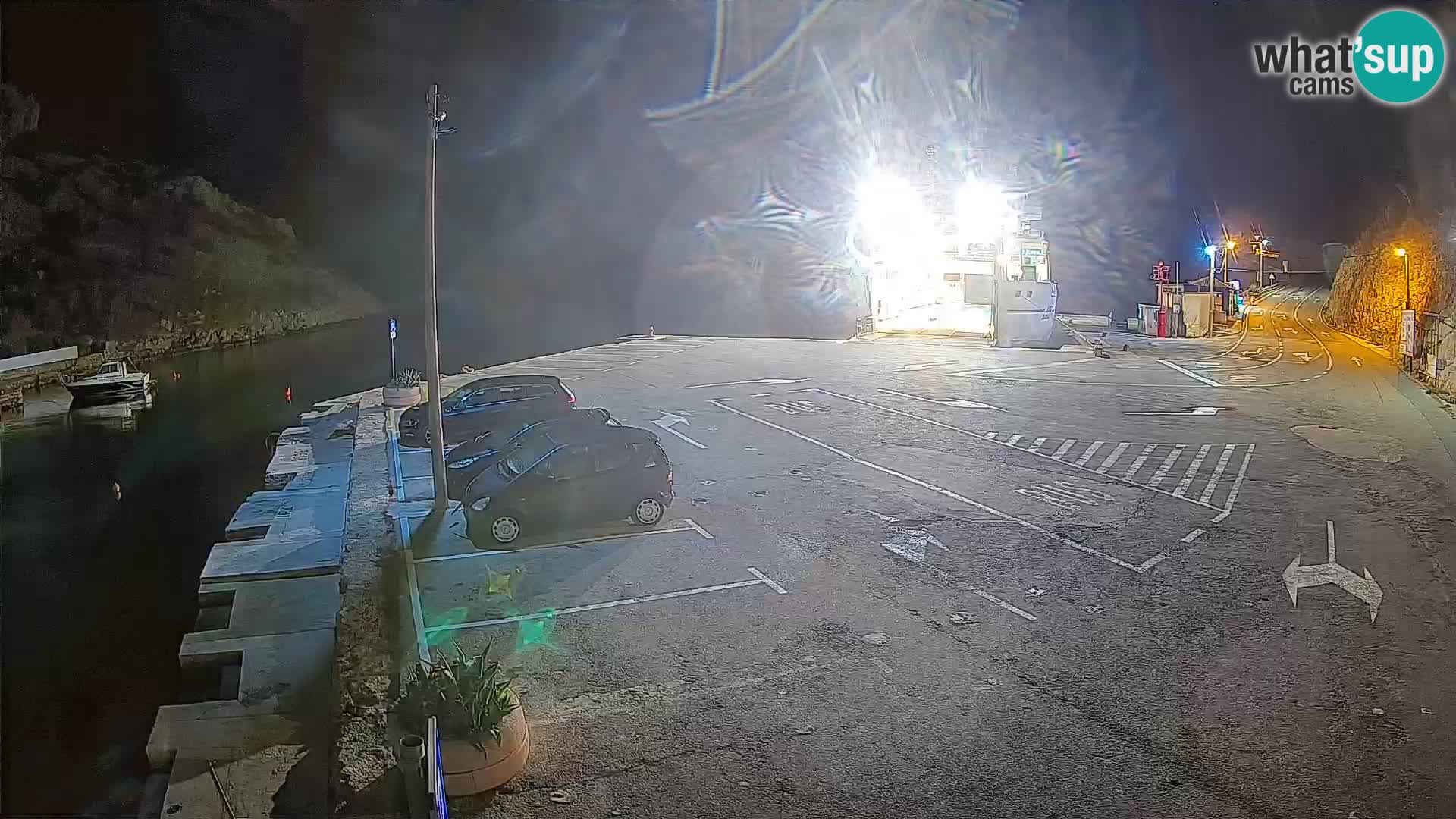 Webcam del puerto de ferris de Prizna – hacia la isla de Pag