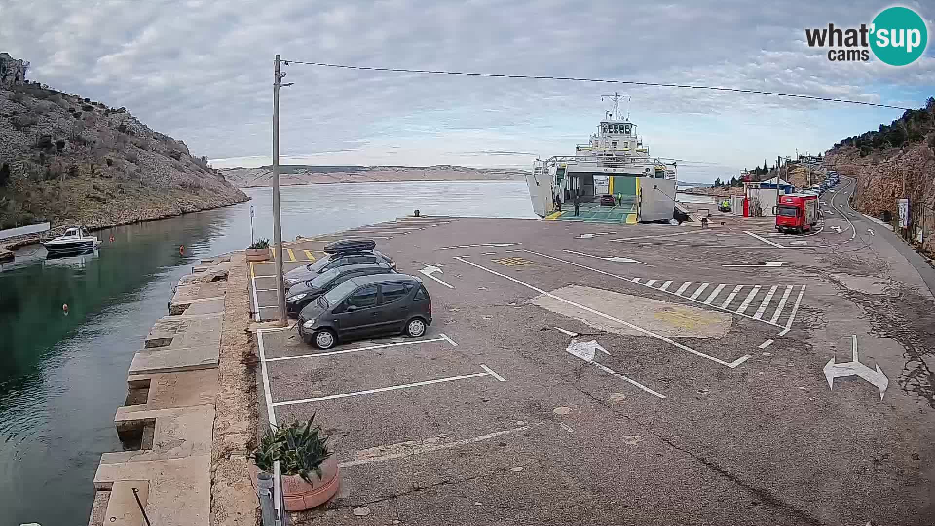 Webcam del puerto de ferris de Prizna – hacia la isla de Pag