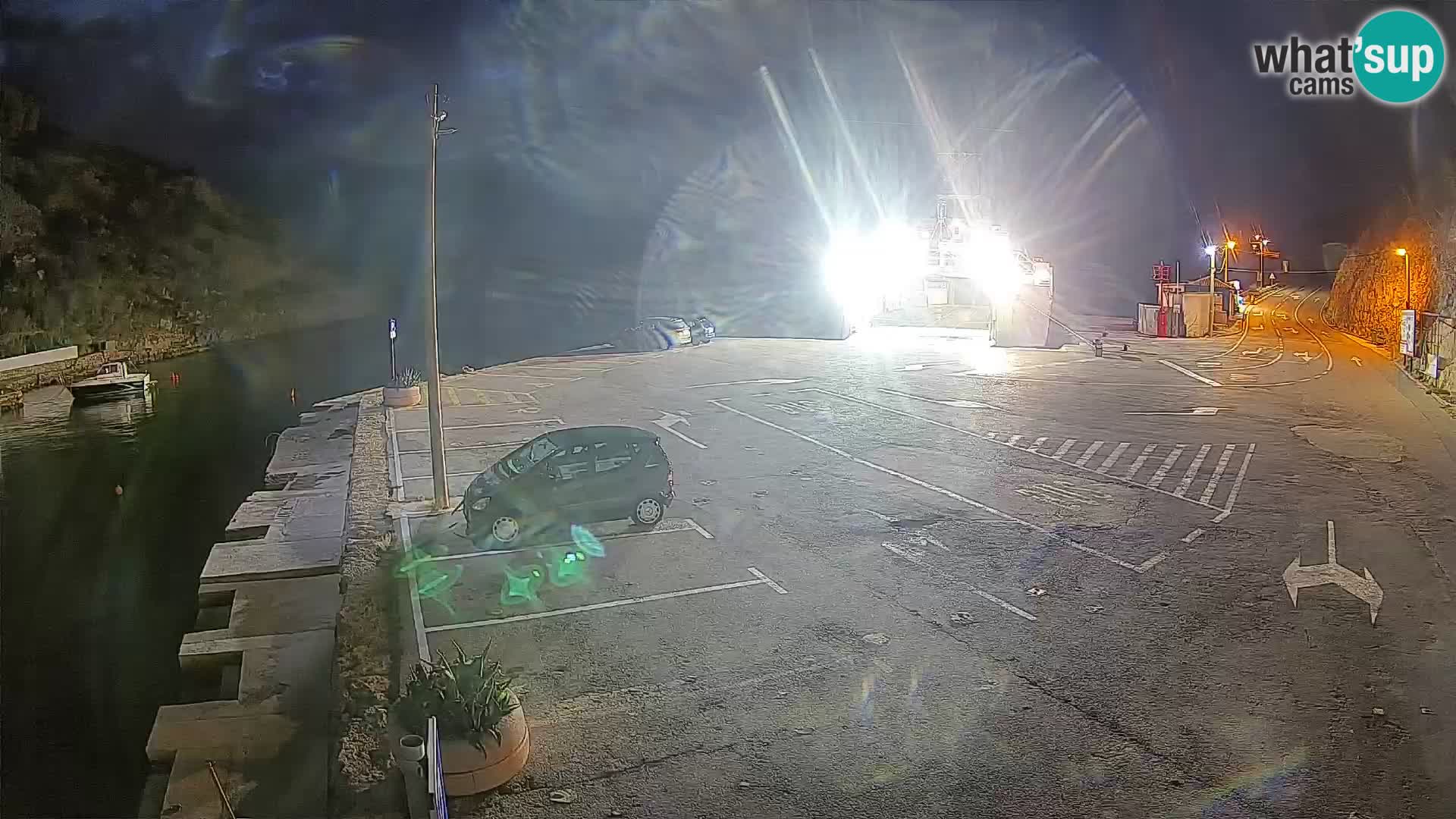 Web kamera trajektna luka Prizna – prema otoku Pag