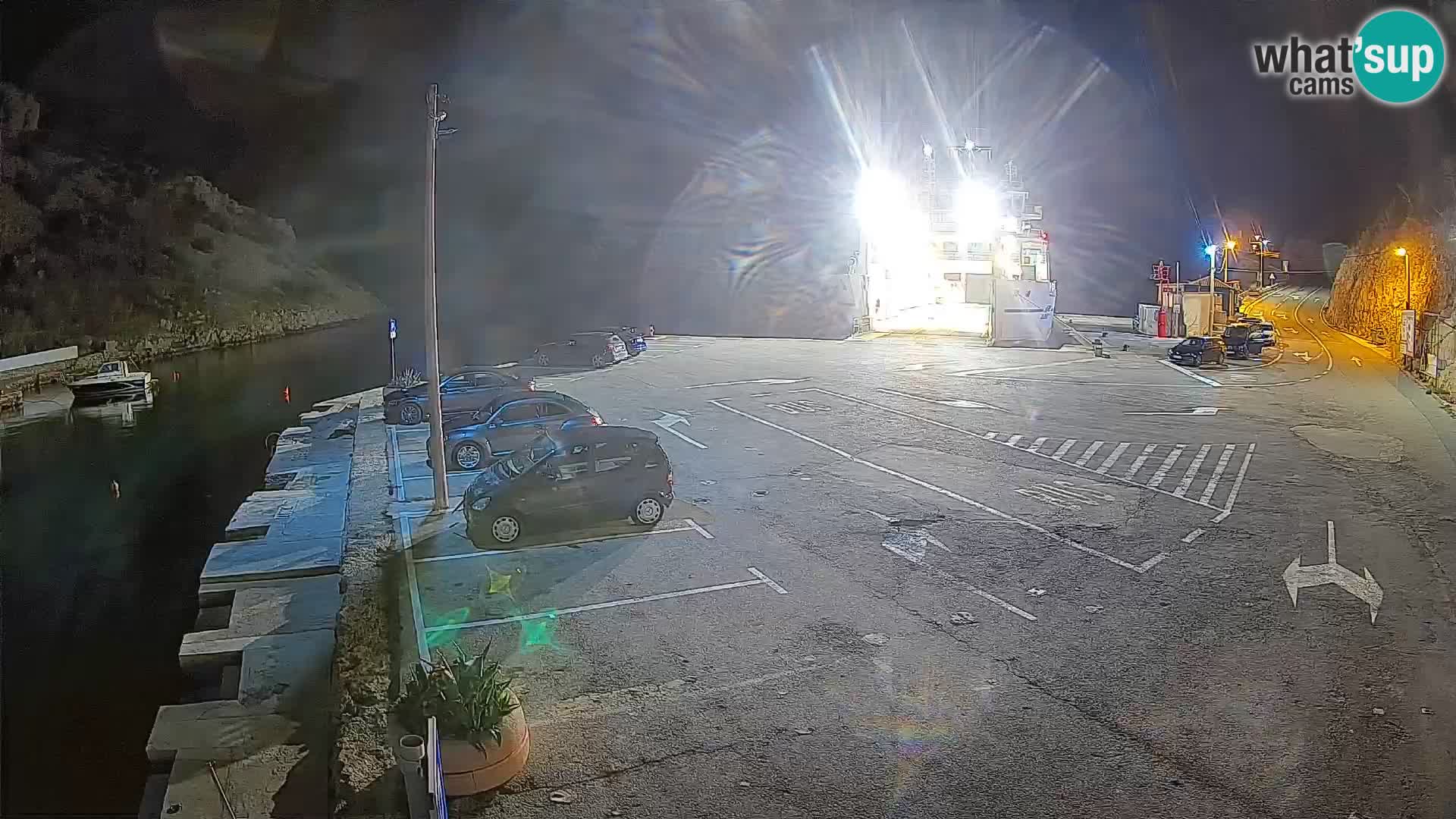 Webcam del puerto de ferris de Prizna – hacia la isla de Pag