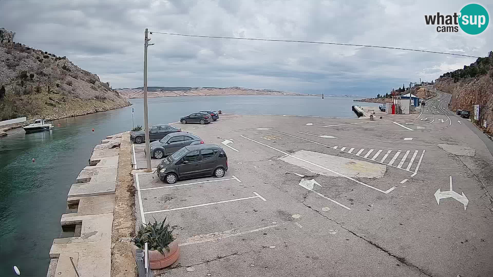 Web kamera trajektna luka Prizna – prema otoku Pag