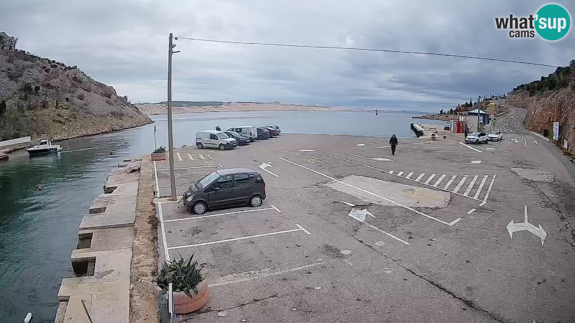 Web kamera trajektna luka Prizna – prema otoku Pag