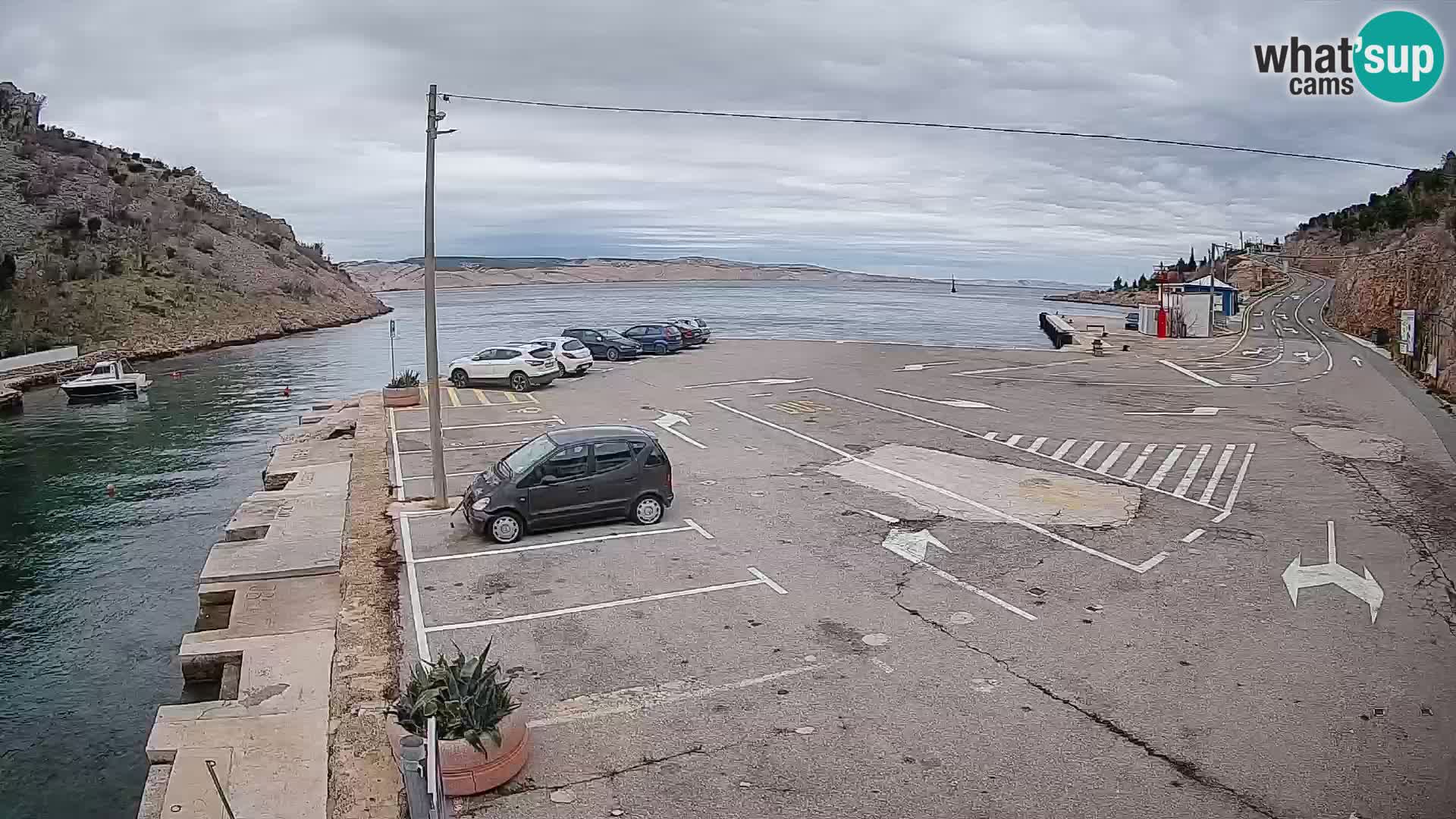Webcam del puerto de ferris de Prizna – hacia la isla de Pag