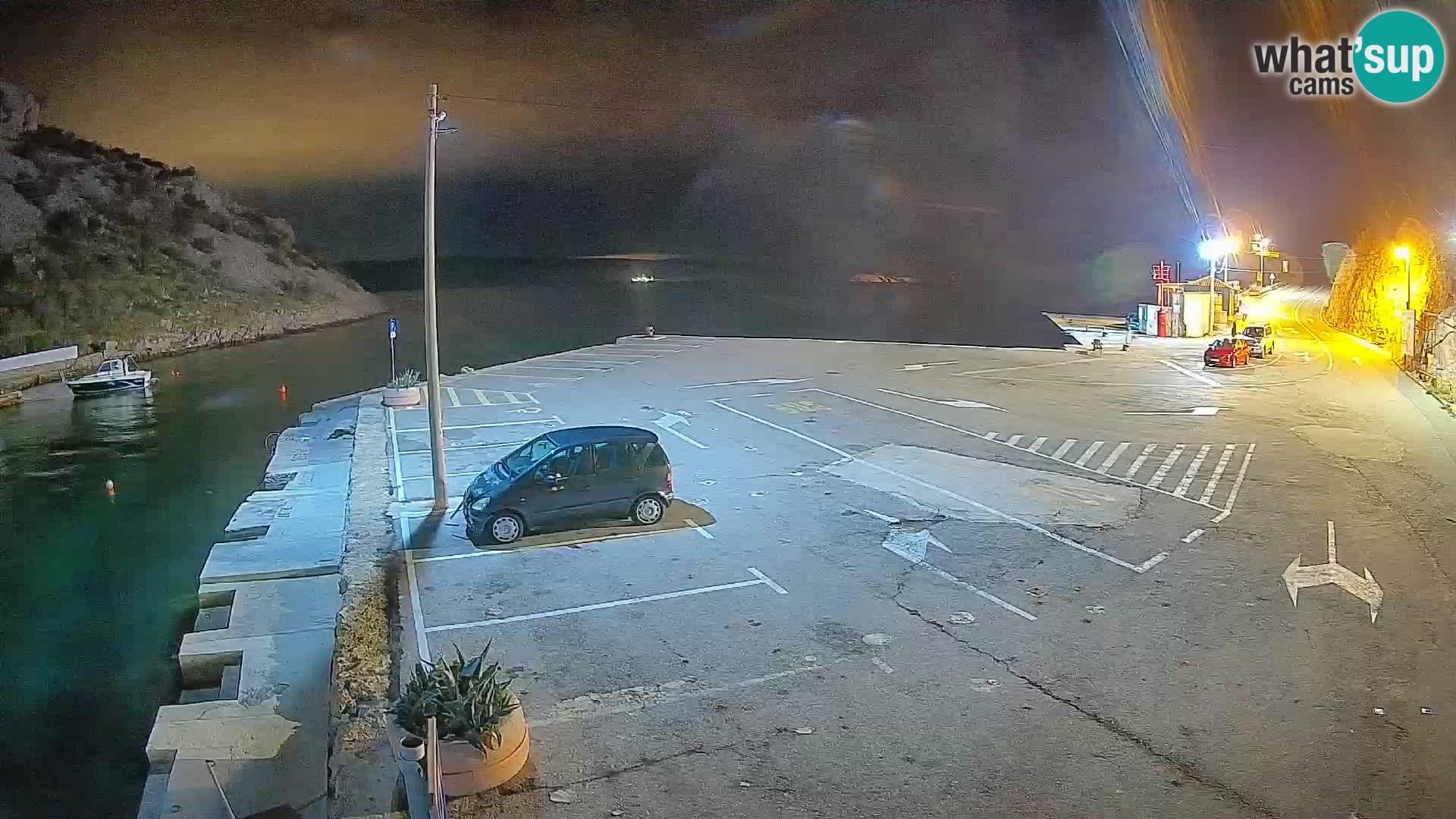 Web kamera trajektna luka Prizna – prema otoku Pag