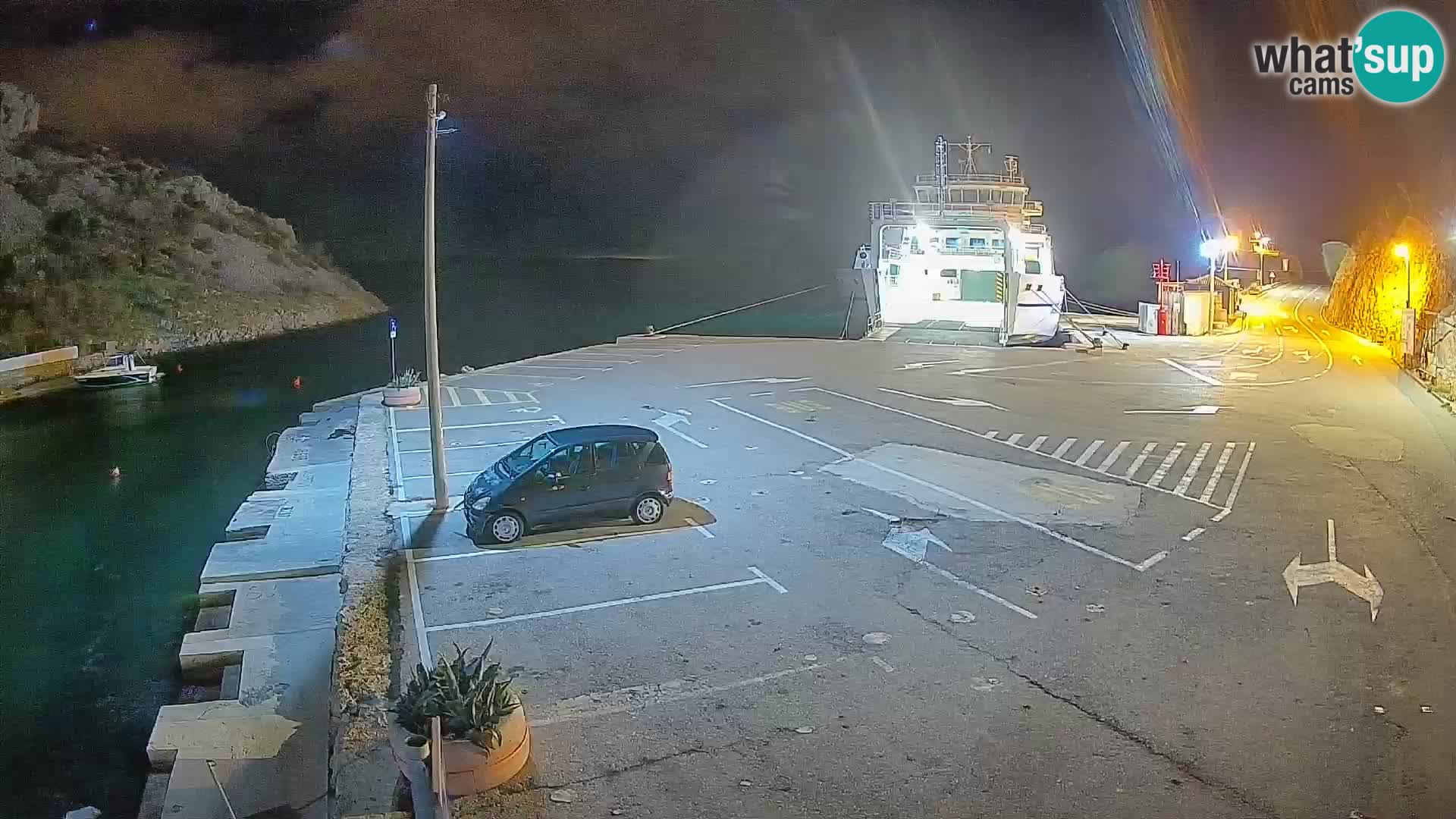 Web kamera trajektna luka Prizna – prema otoku Pag