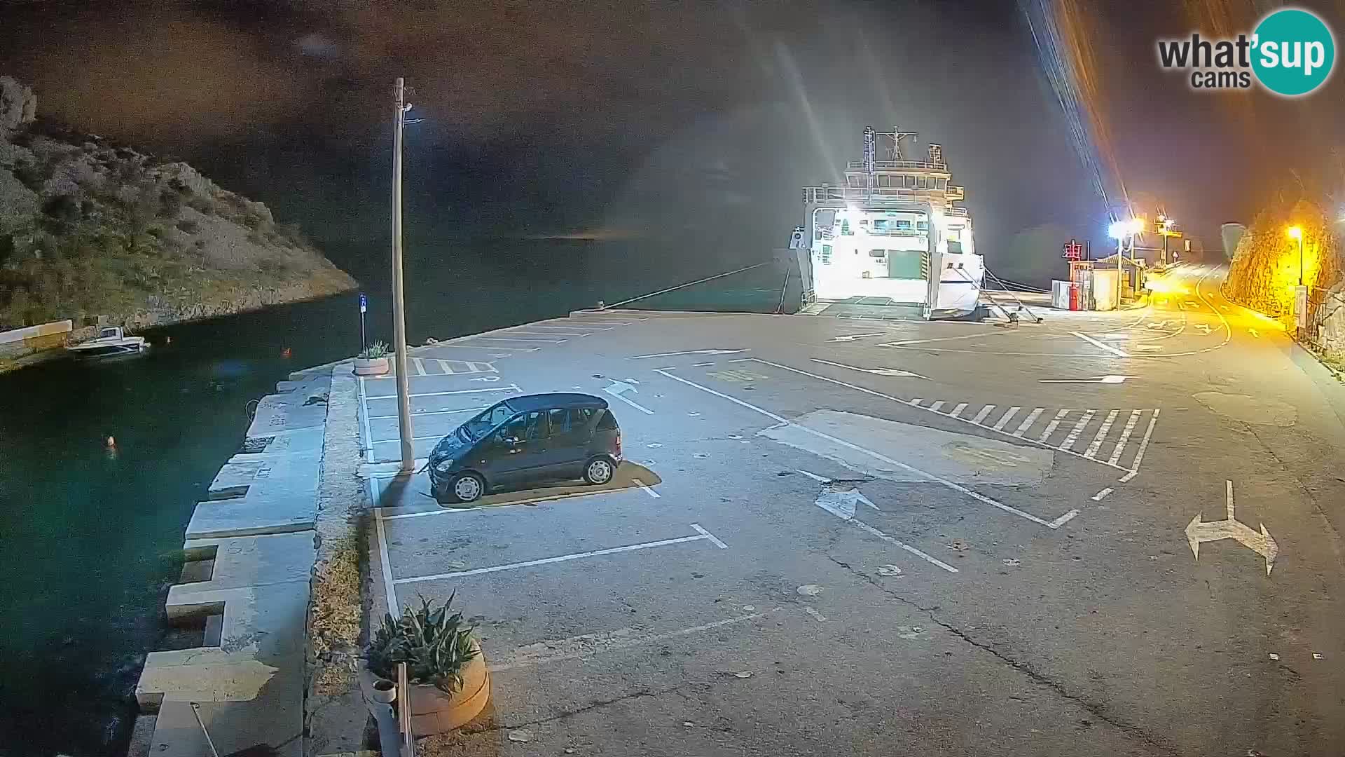 Webcam del puerto de ferris de Prizna – hacia la isla de Pag