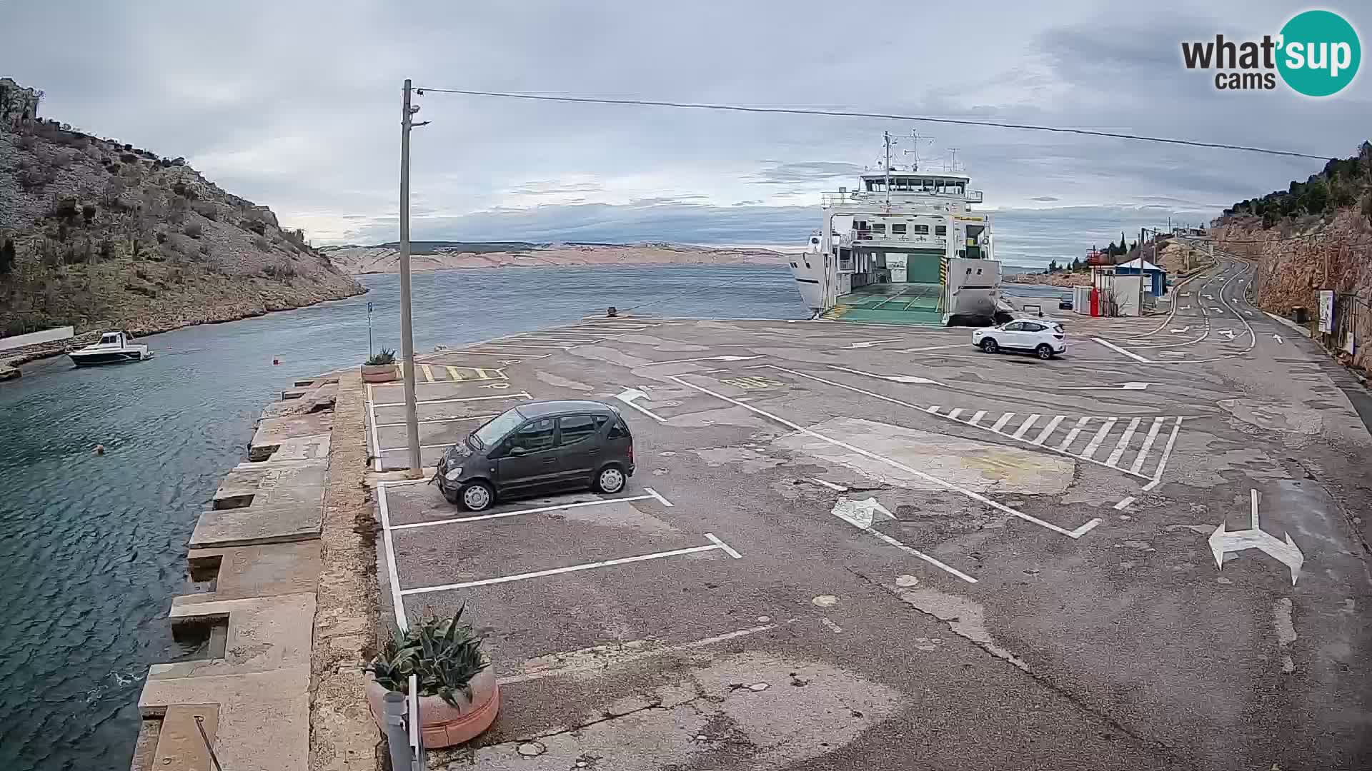 Webcam port de ferry de Prizna – vers l’île de Pag
