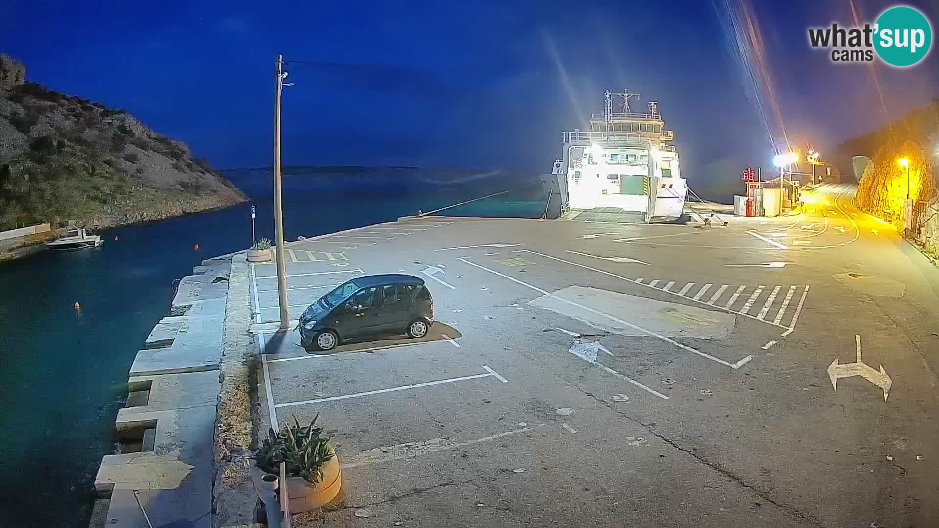 Web kamera trajektna luka Prizna – prema otoku Pag