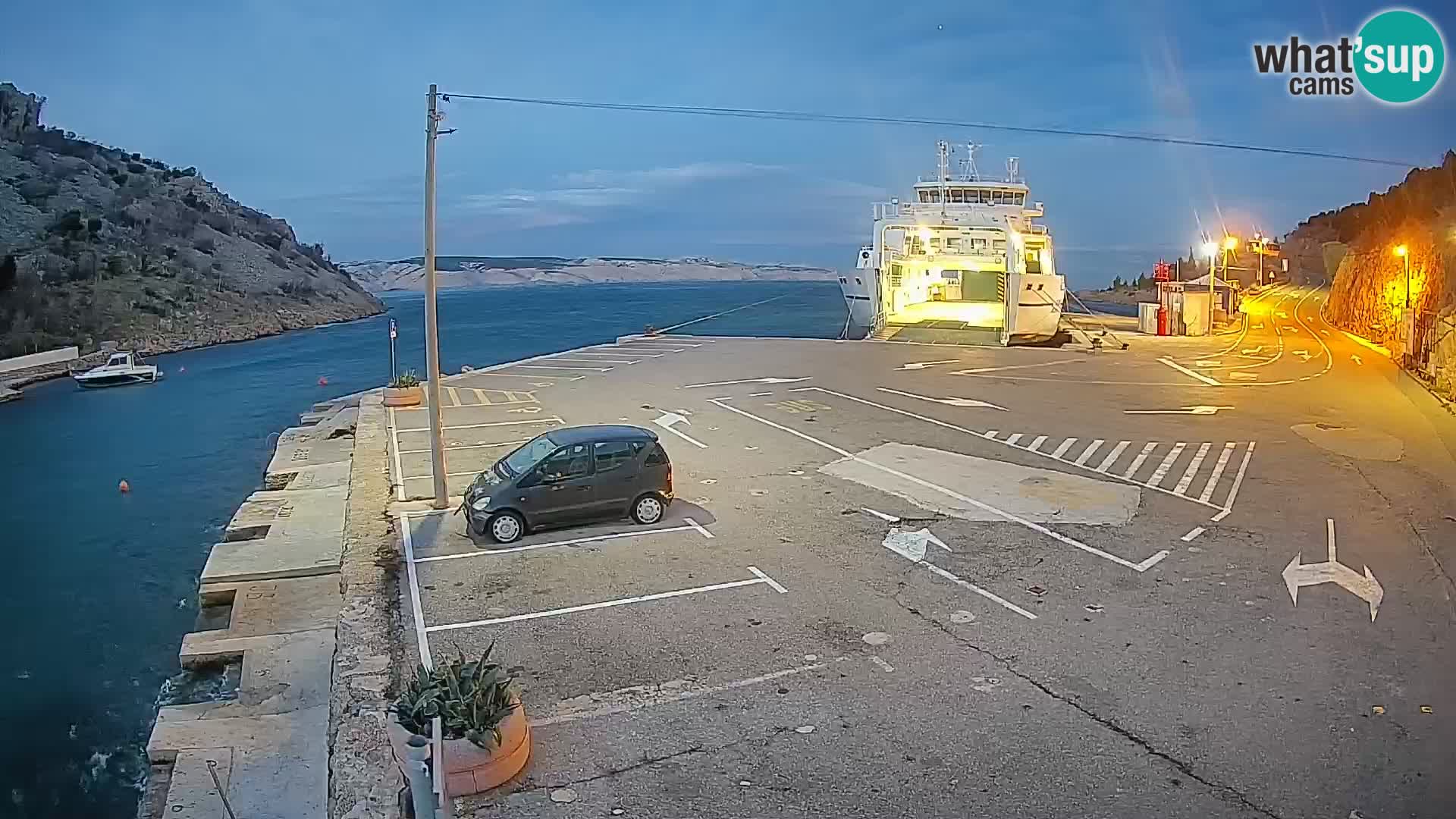 Webcam Prizna ferry port to Pag island