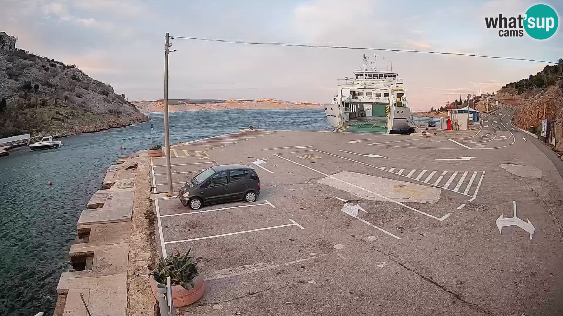 Webcam Prizna ferry port to Pag island