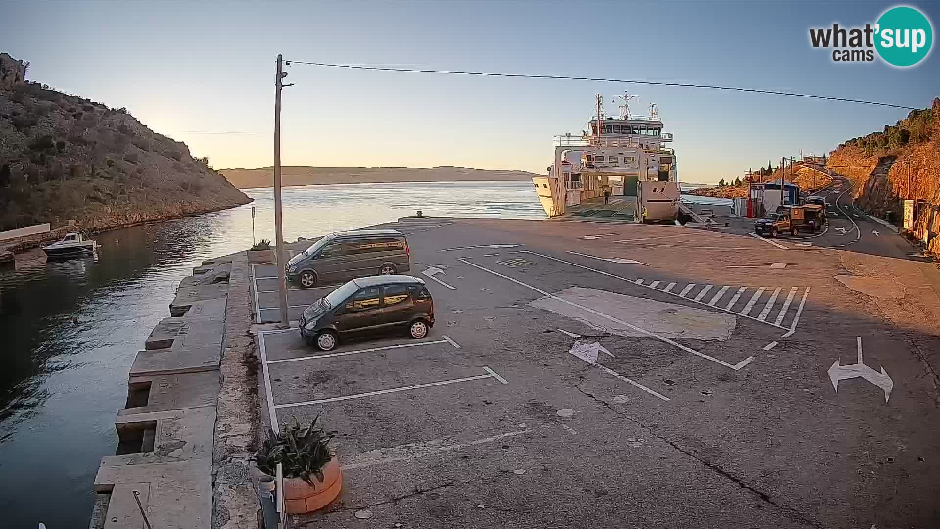 Webcam Prizna ferry port to Pag island