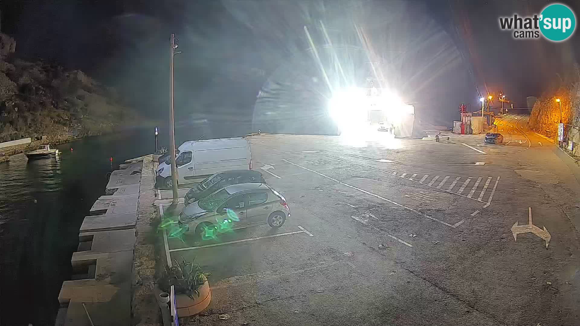 Webcam del puerto de ferris de Prizna – hacia la isla de Pag