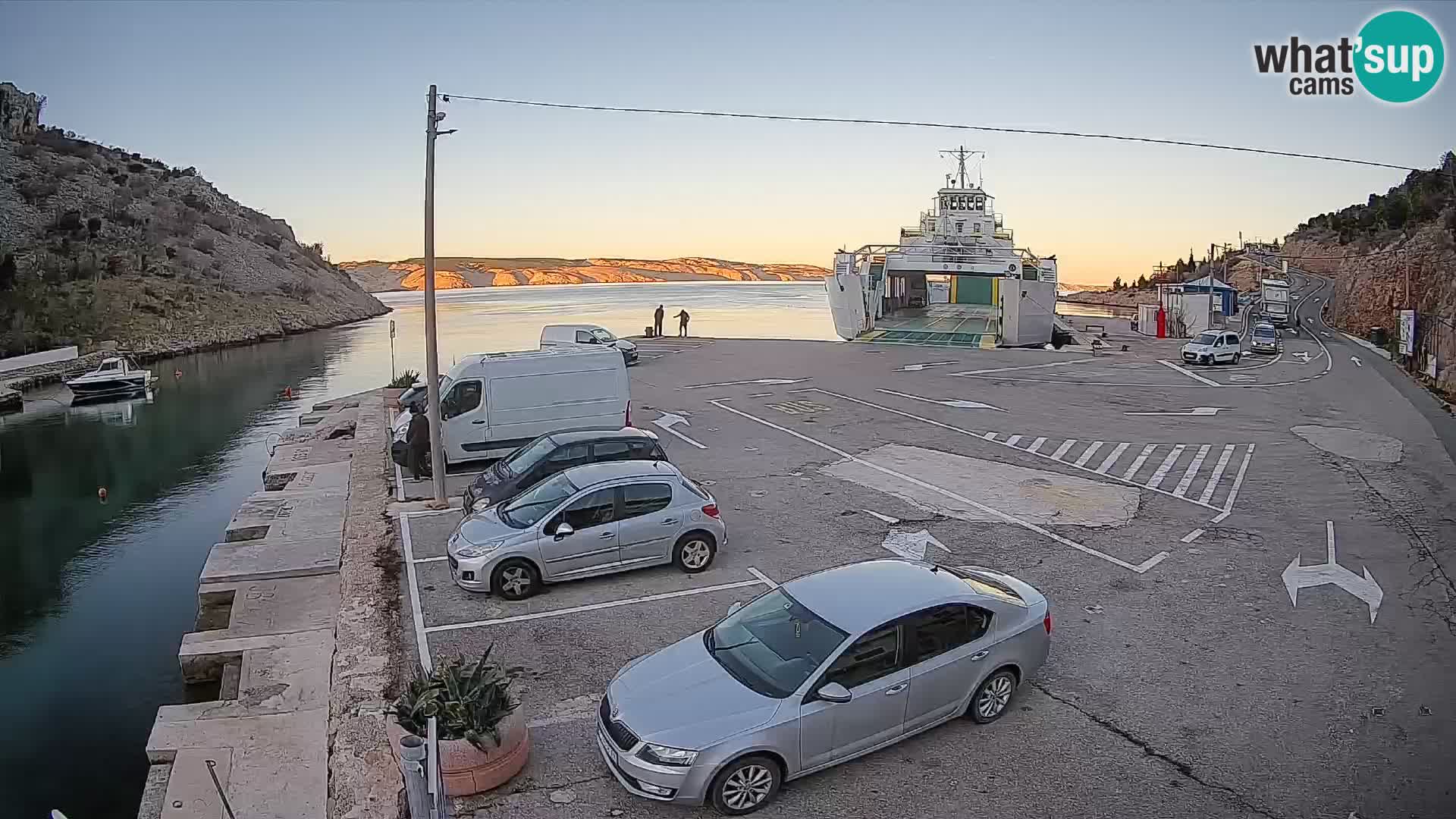 Webcam port de ferry de Prizna – vers l’île de Pag