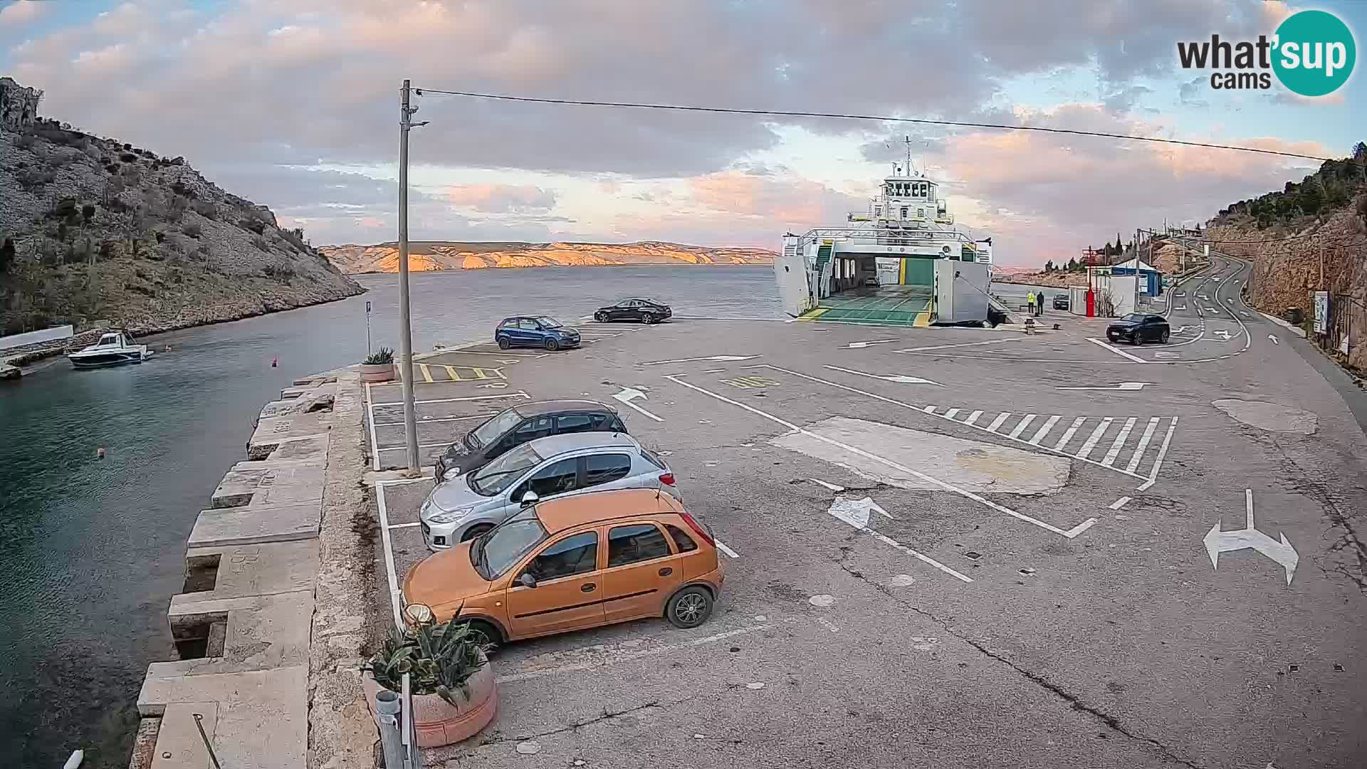 Webcam Prizna ferry port to Pag island