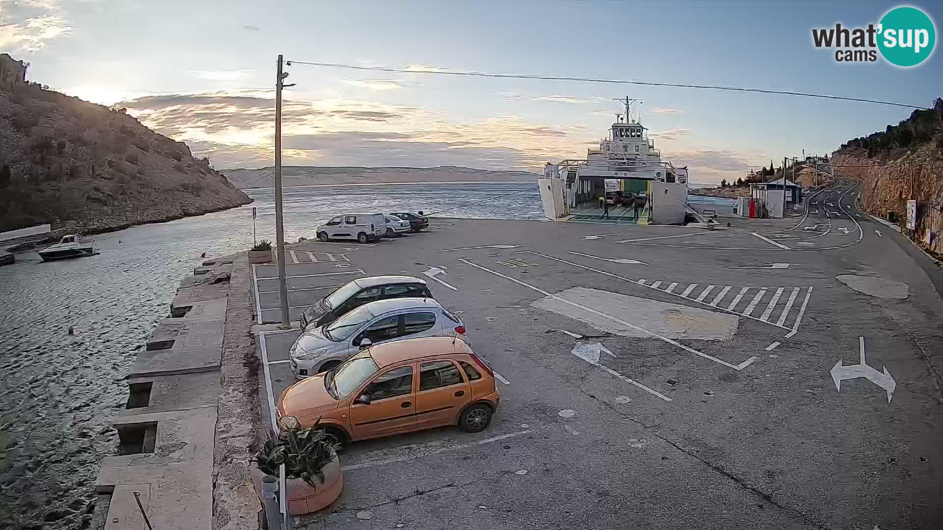 Webcam Prizna ferry port to Pag island