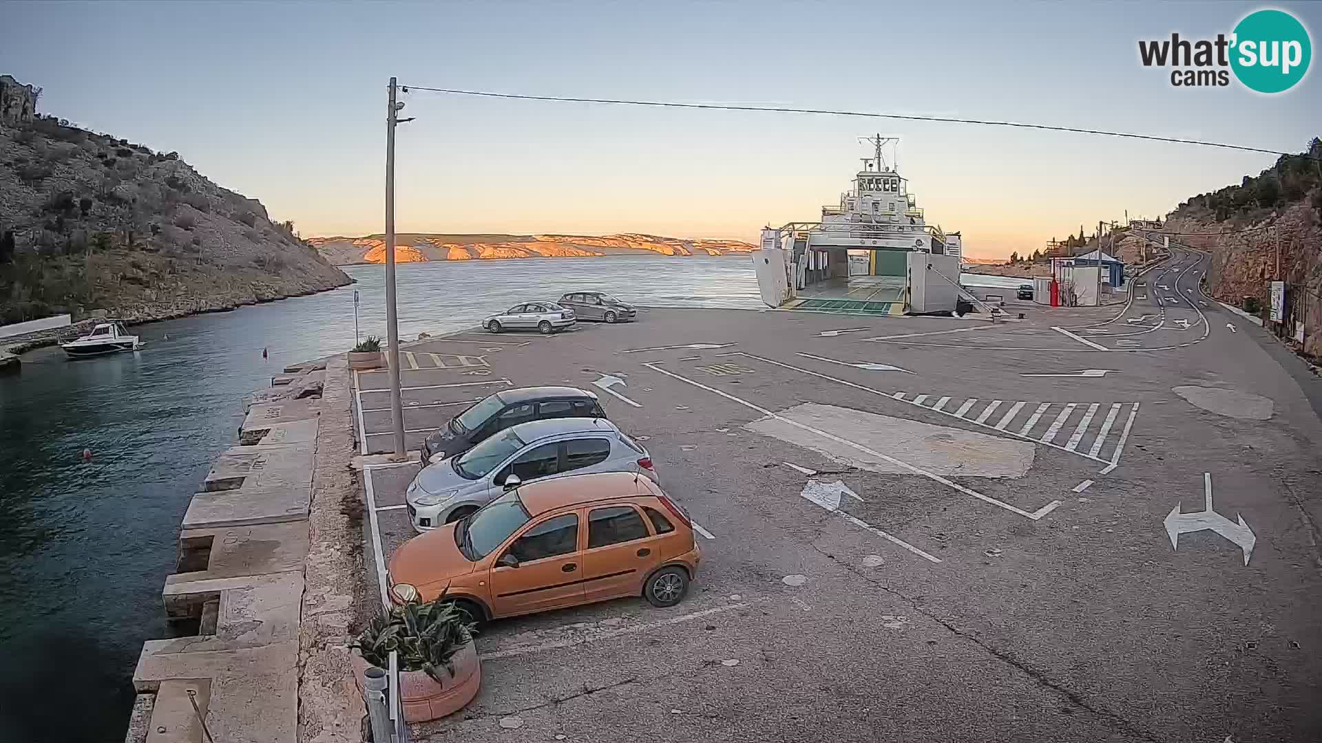 Webcam Prizna ferry port to Pag island