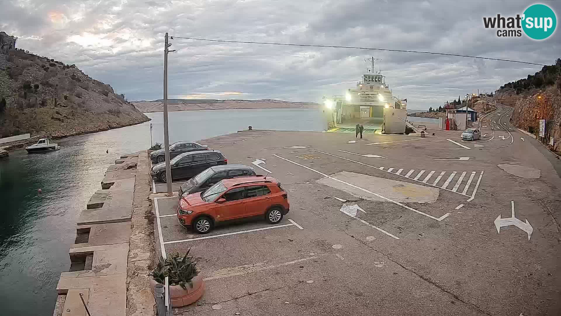 Webcam Prizna ferry port to Pag island