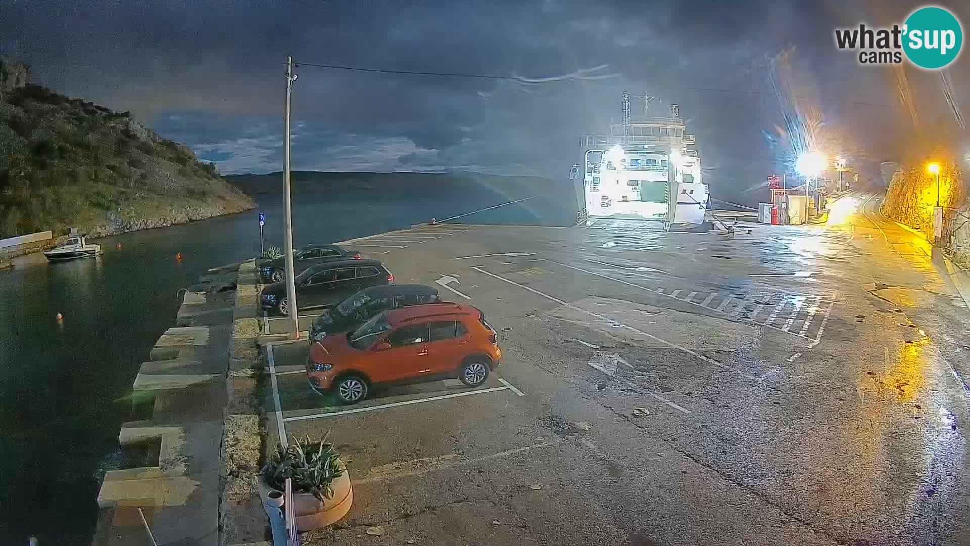 Webcam del puerto de ferris de Prizna – hacia la isla de Pag