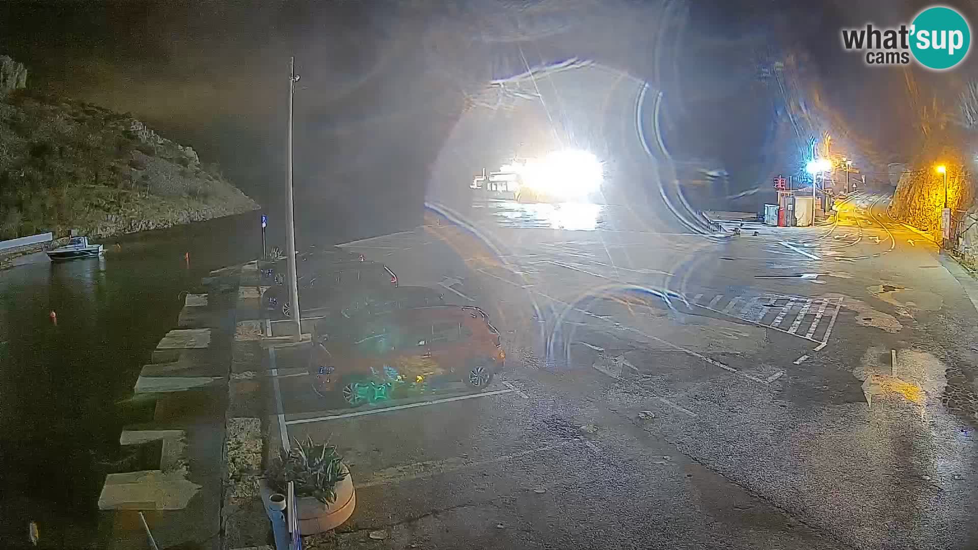 Webcam del puerto de ferris de Prizna – hacia la isla de Pag