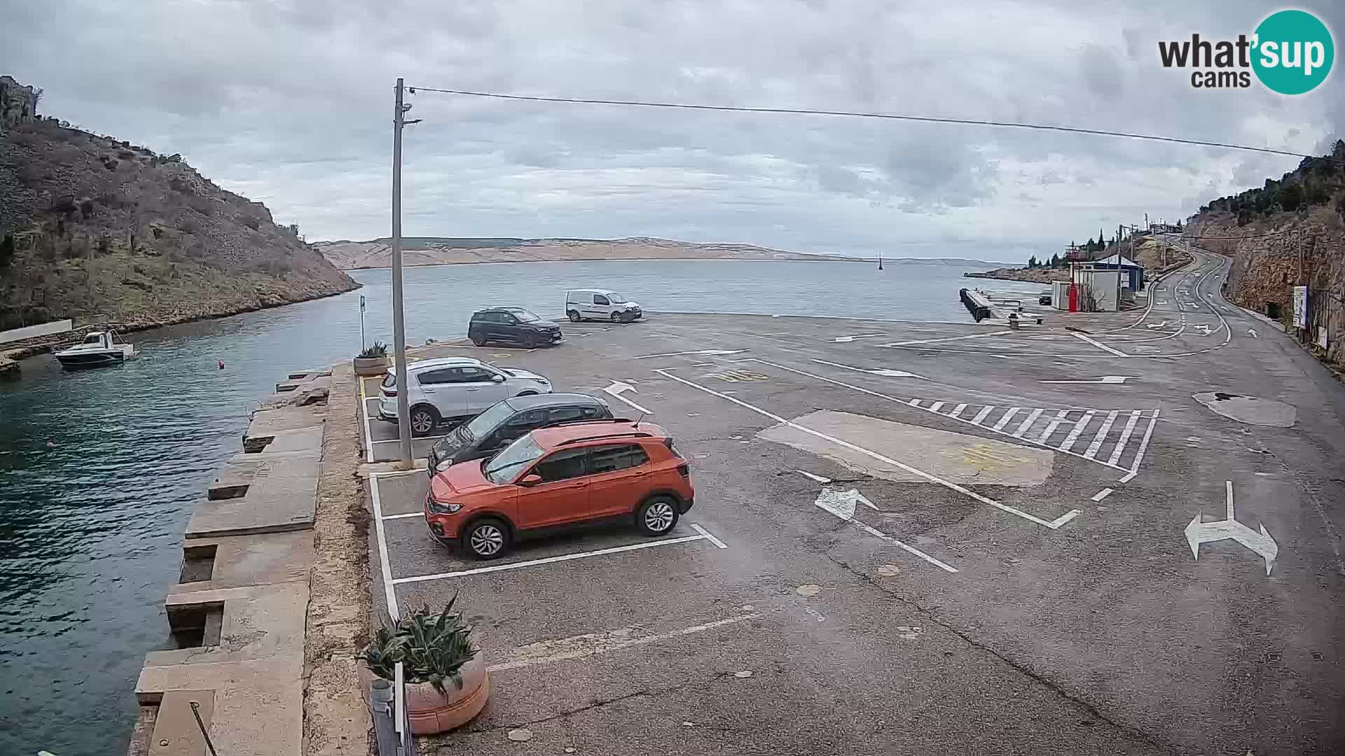 Webcam del puerto de ferris de Prizna – hacia la isla de Pag