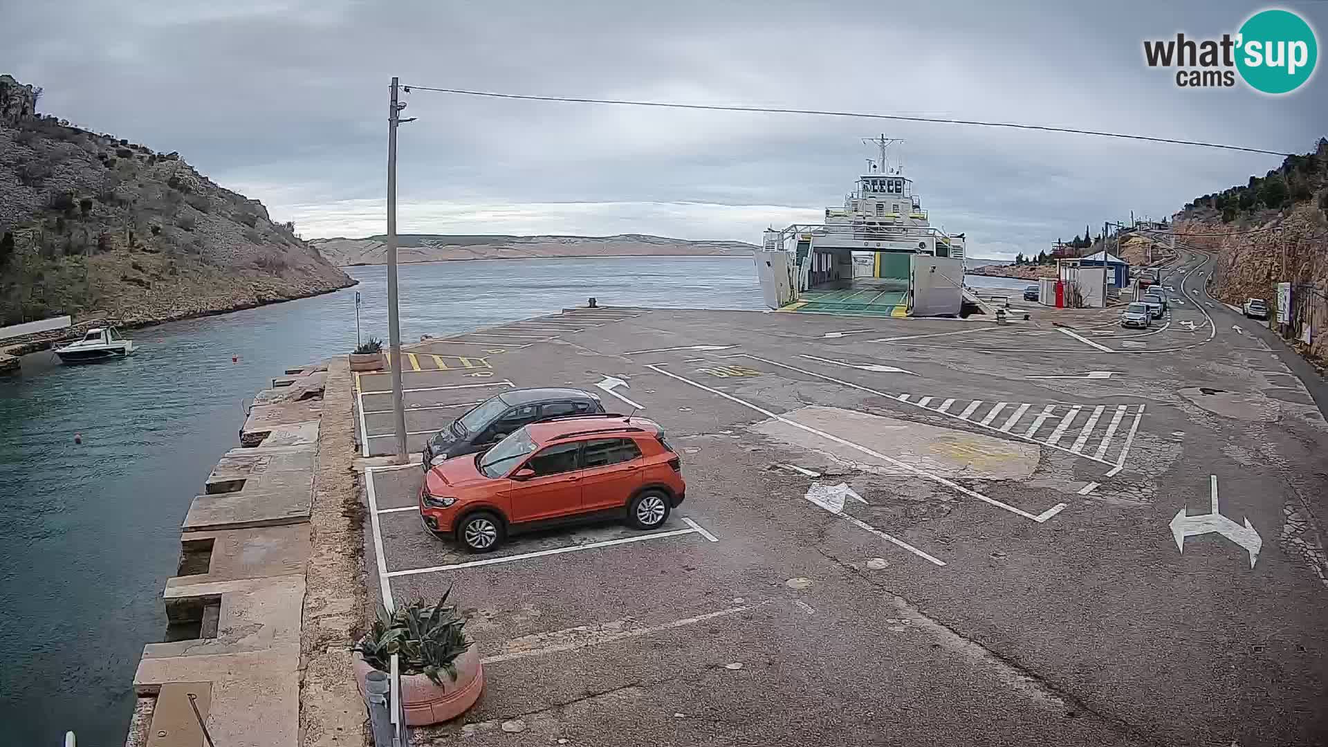 Web kamera trajektna luka Prizna – prema otoku Pag