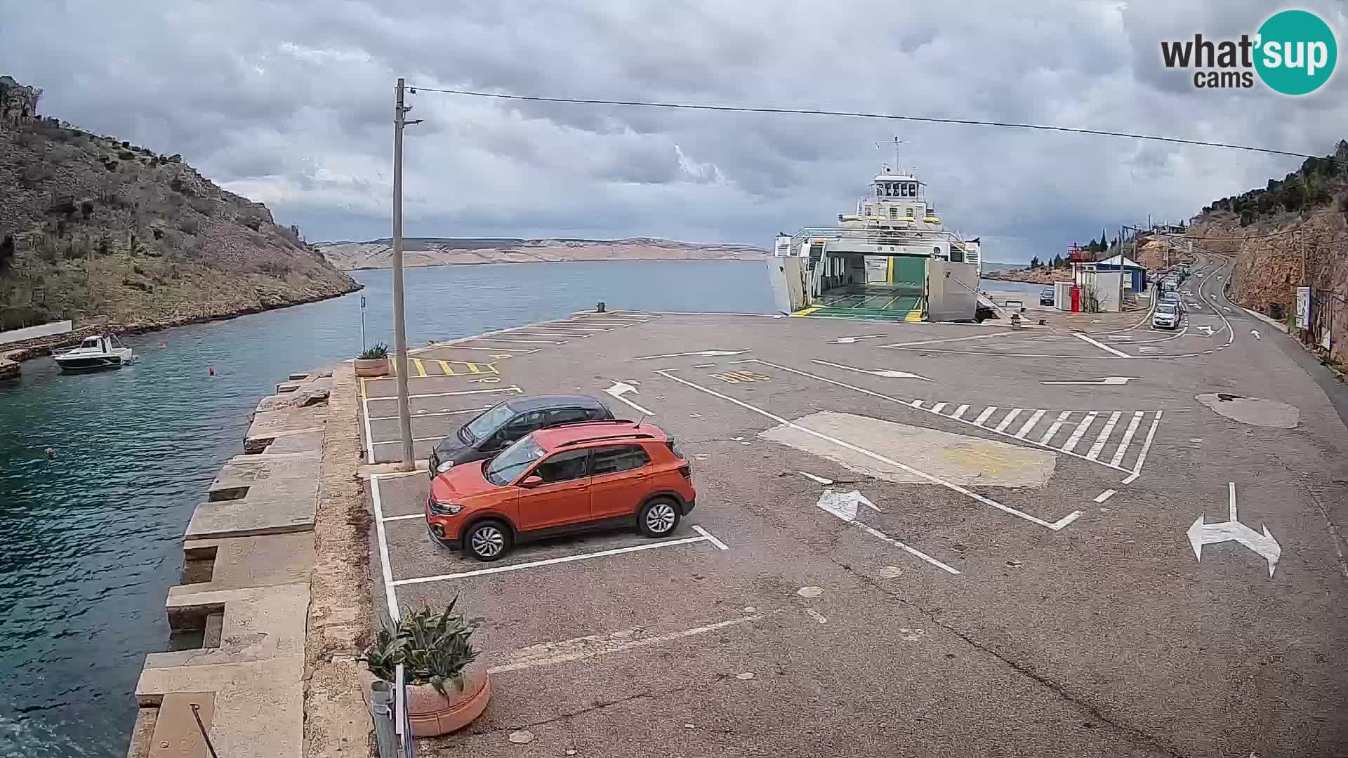 Web kamera trajektna luka Prizna – prema otoku Pag