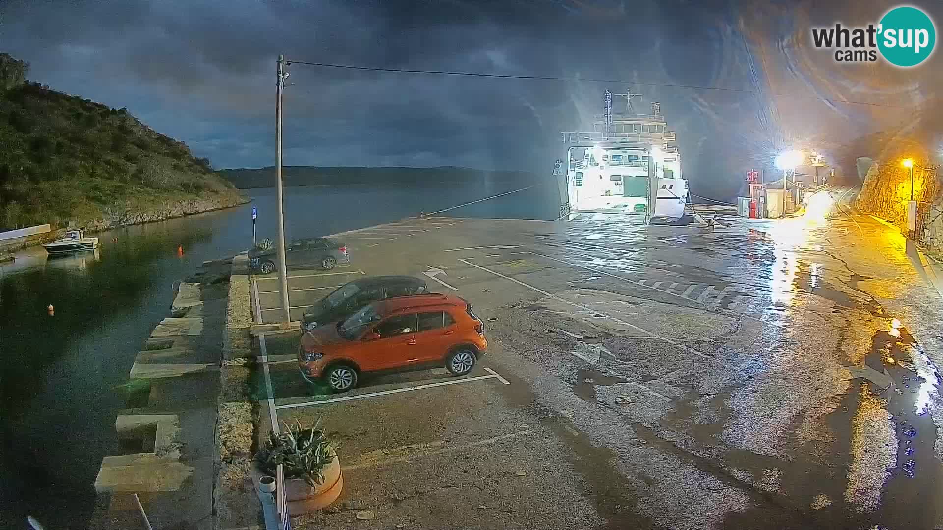 Webcam del puerto de ferris de Prizna – hacia la isla de Pag