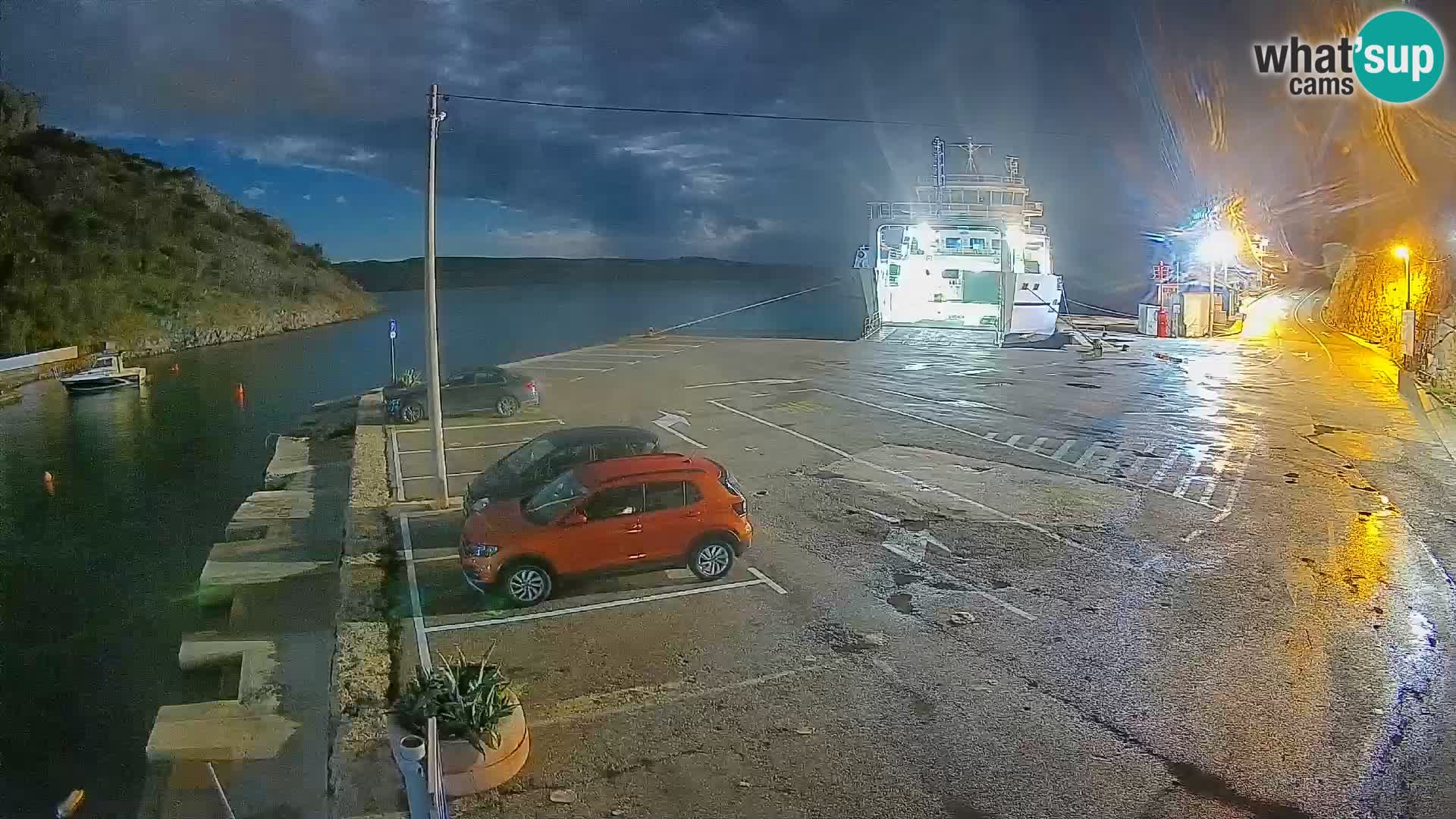 Web kamera trajektna luka Prizna – prema otoku Pag