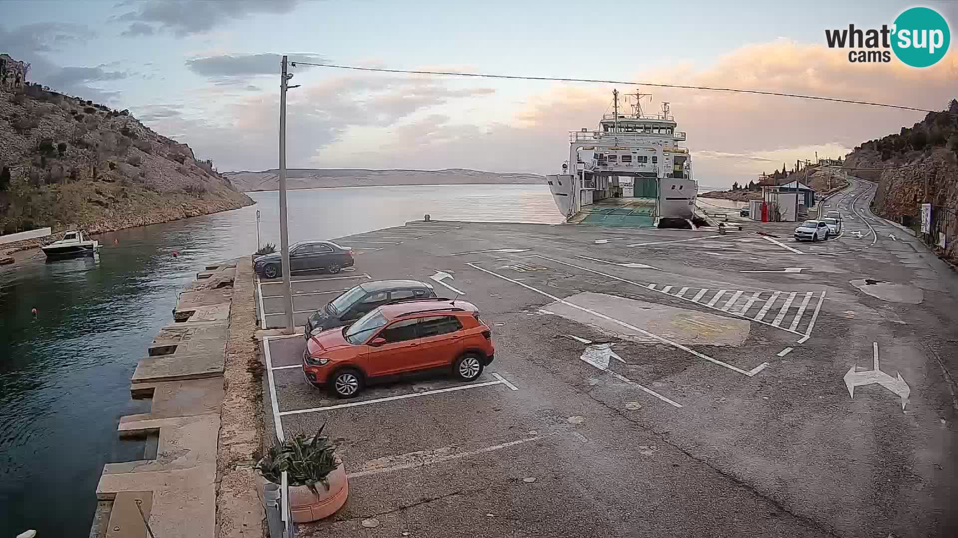 Webcam port de ferry de Prizna – vers l’île de Pag