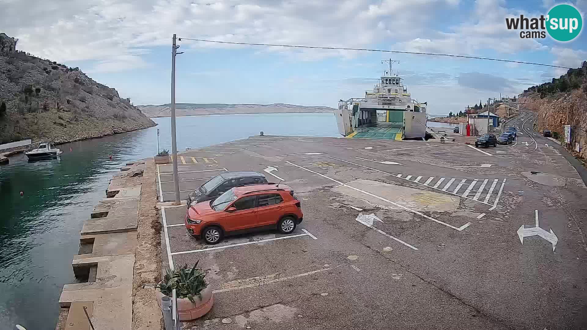 Web kamera trajektna luka Prizna – prema otoku Pag