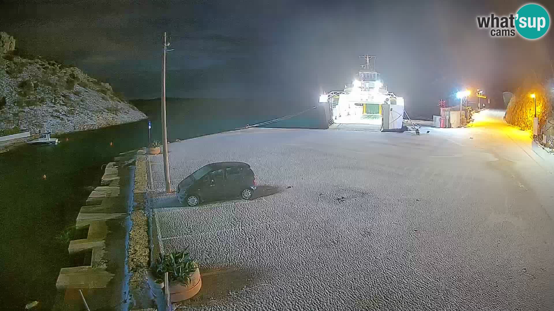 Web kamera trajektna luka Prizna – prema otoku Pag