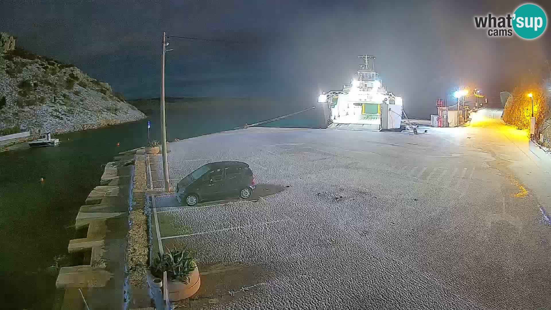 Webcam del puerto de ferris de Prizna – hacia la isla de Pag