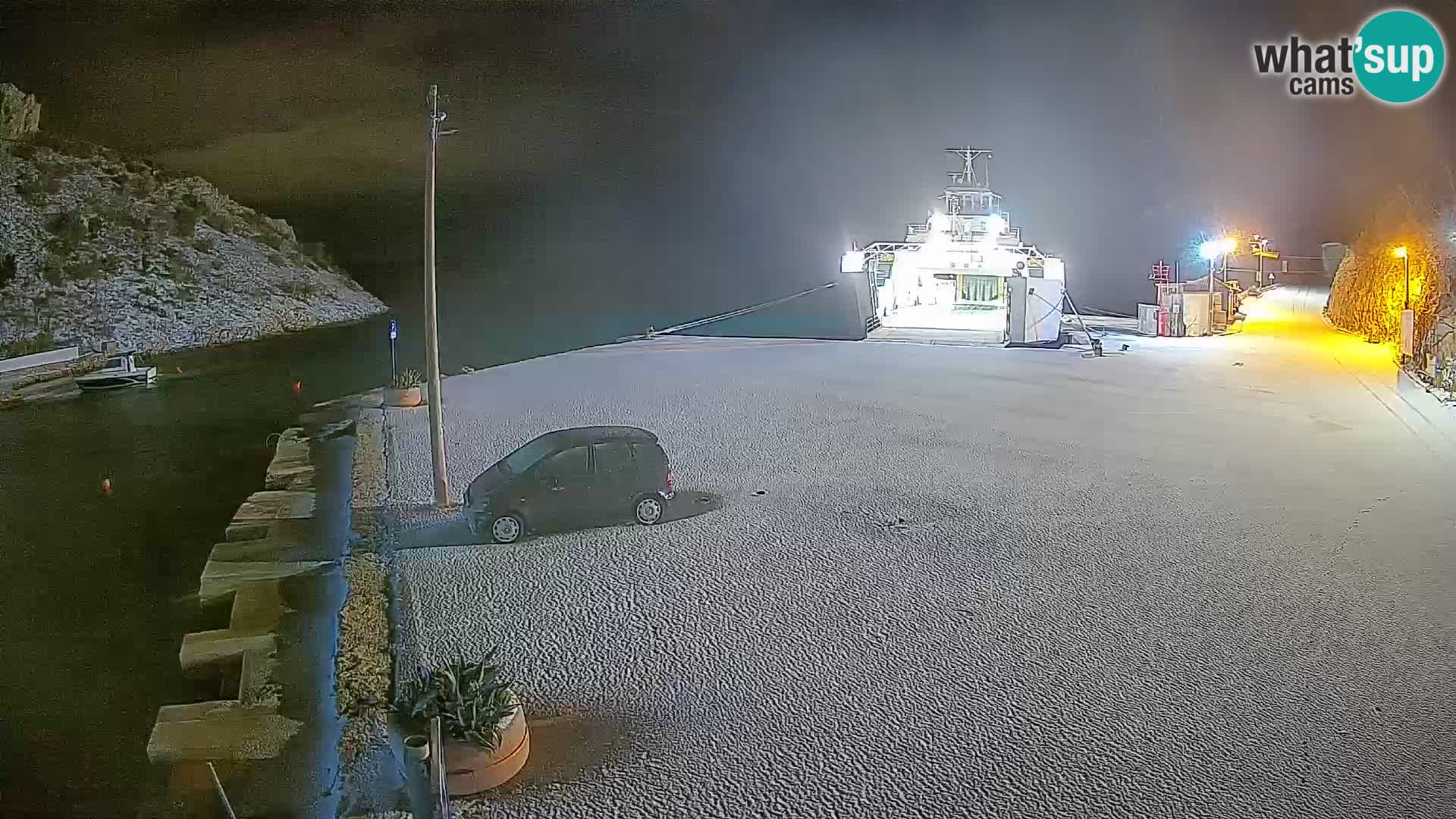 Web kamera trajektna luka Prizna – prema otoku Pag