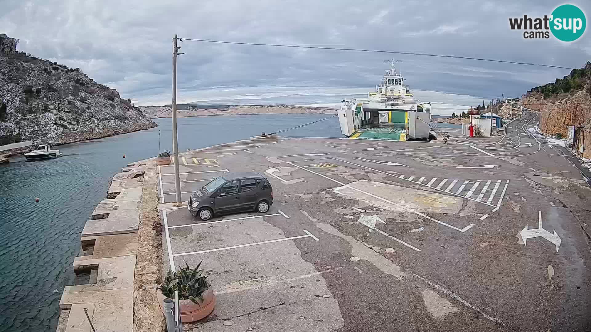 Web kamera trajektna luka Prizna – prema otoku Pag