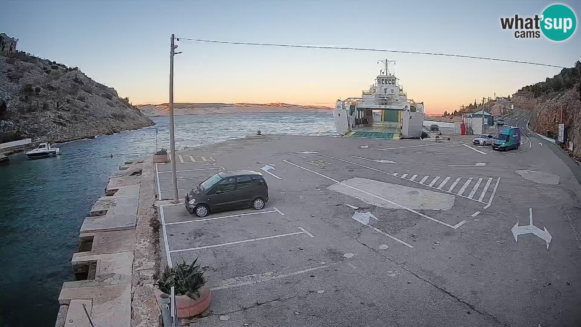 Webcam port de ferry de Prizna – vers l’île de Pag