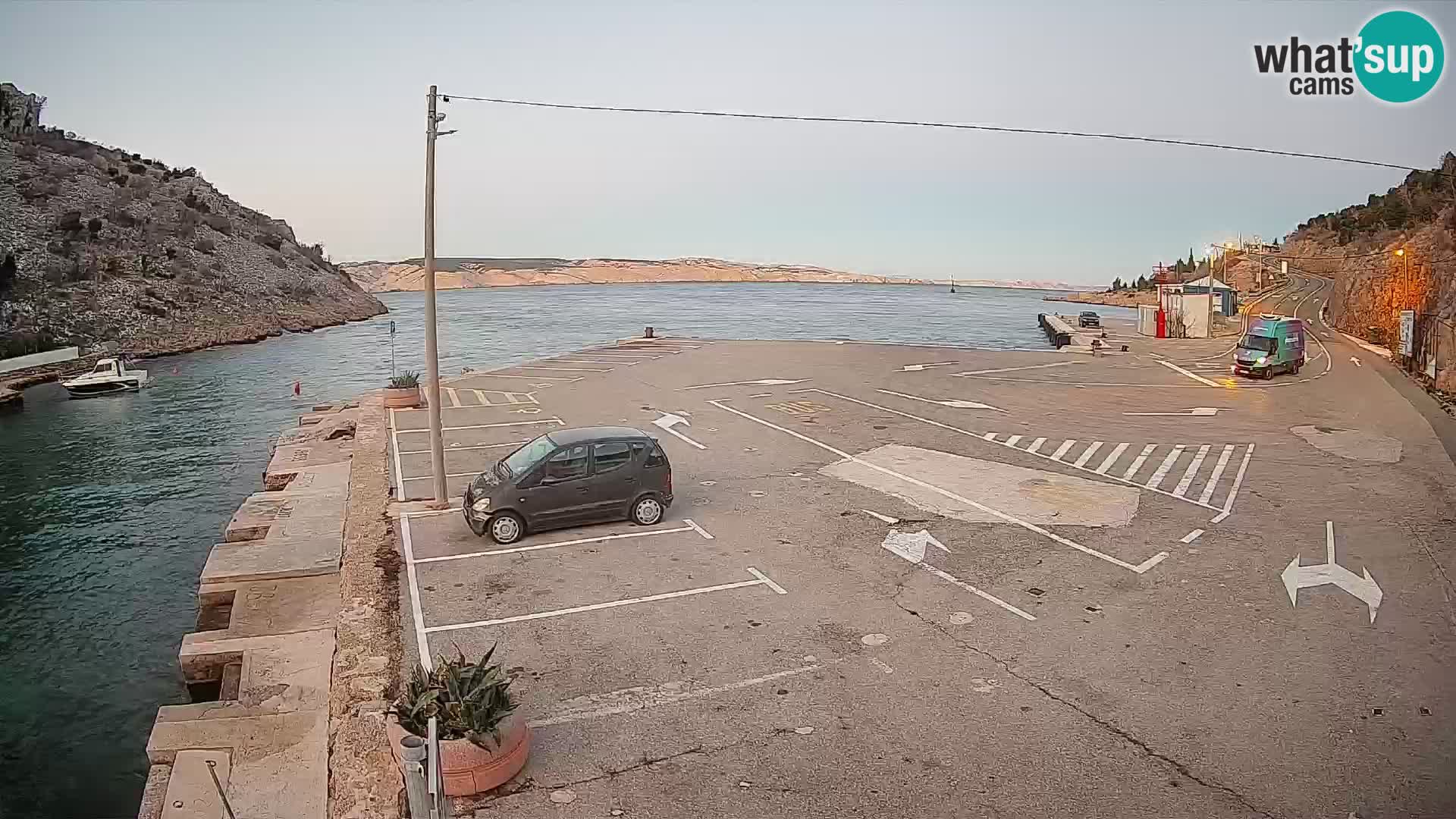 Webcam Prizna ferry port to Pag island