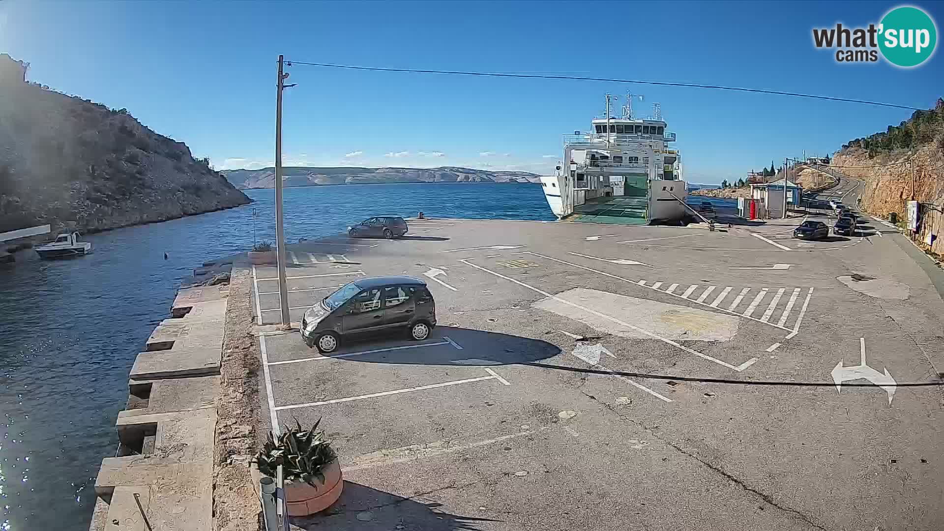 Webcam del puerto de ferris de Prizna – hacia la isla de Pag