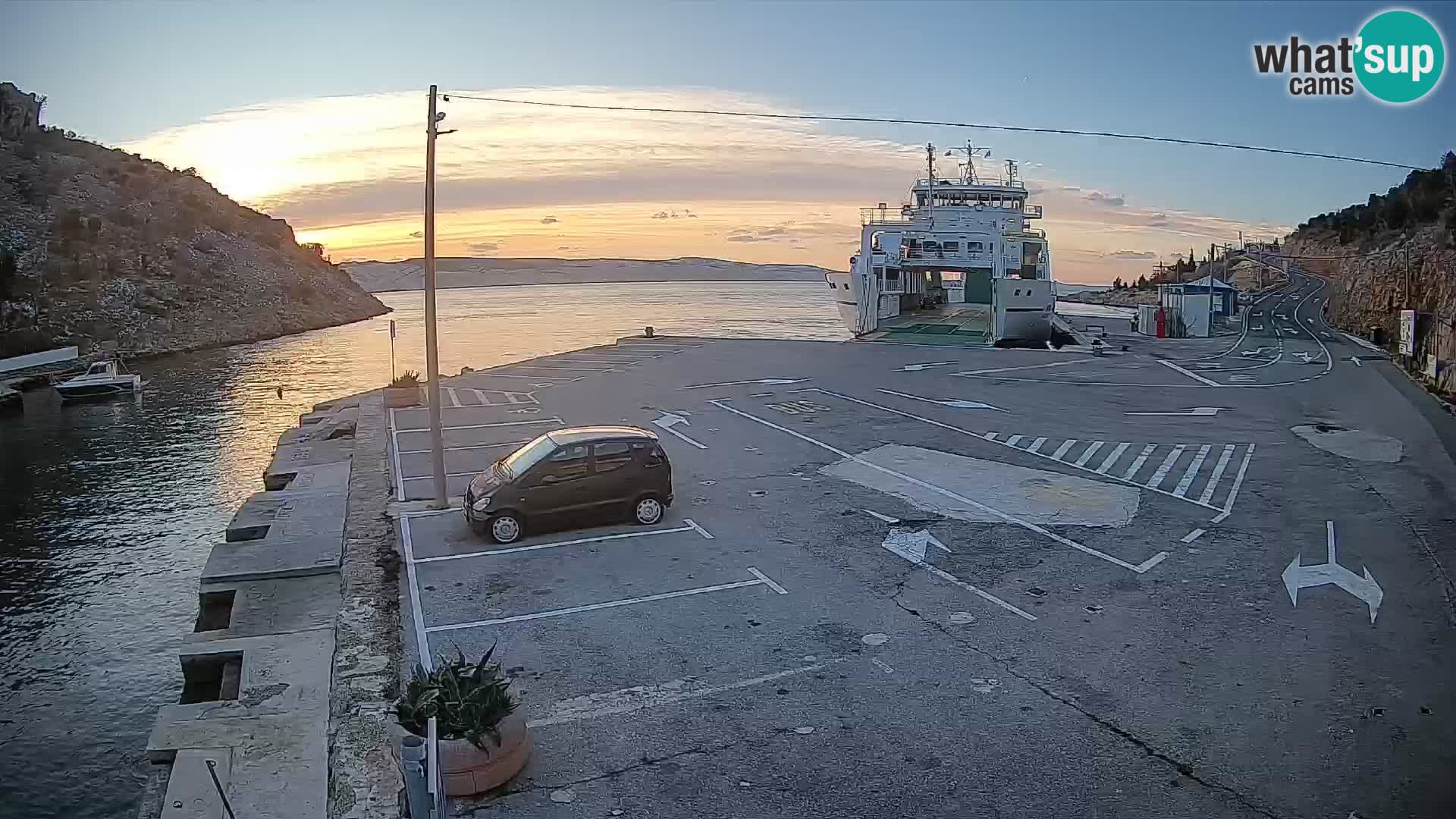 Webcam Prizna ferry port to Pag island