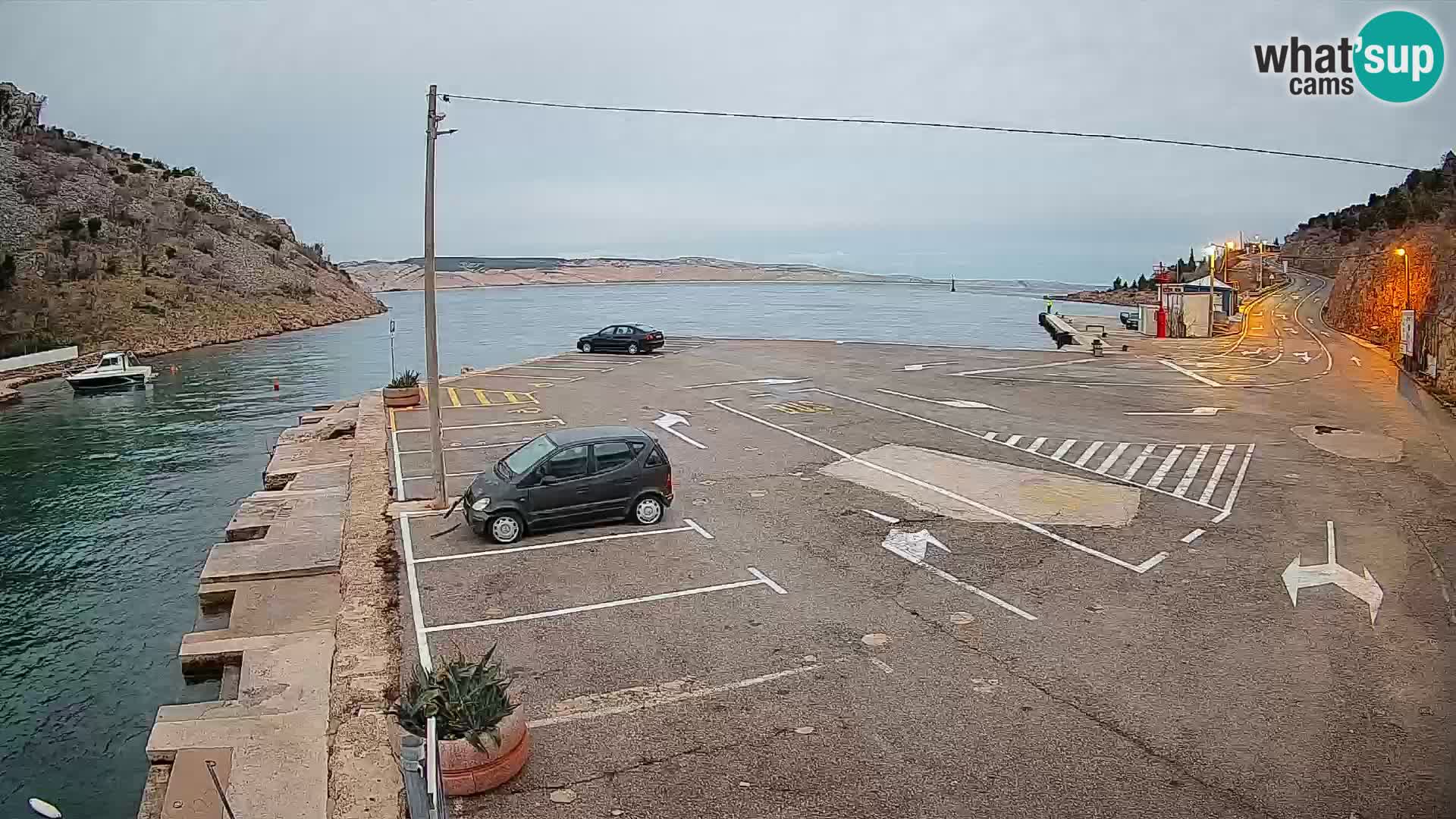 Webcam Prizna ferry port to Pag island