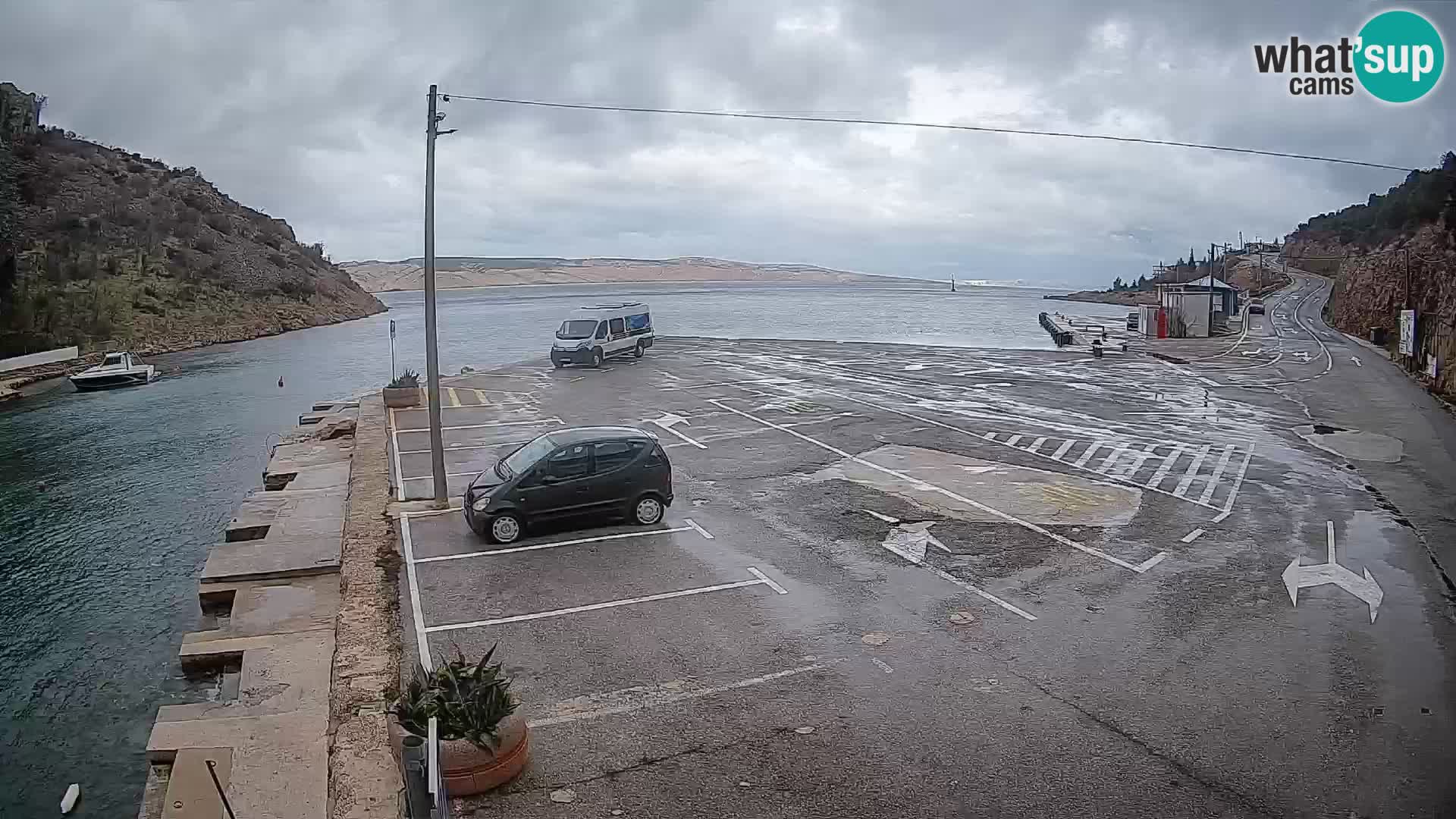 Webcam del puerto de ferris de Prizna – hacia la isla de Pag